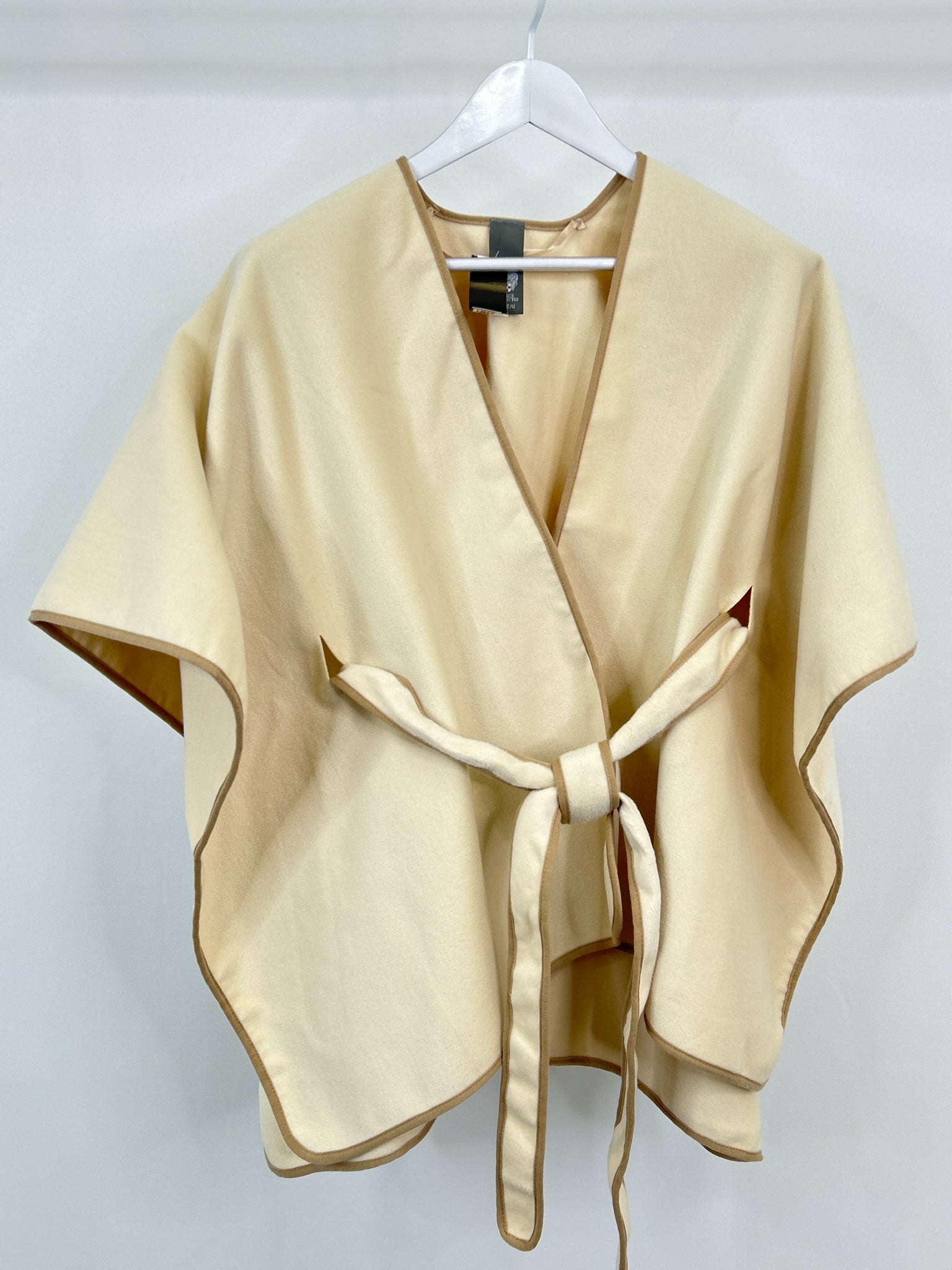 VINCE CAMUTO Size One Size Cream Women Poncho