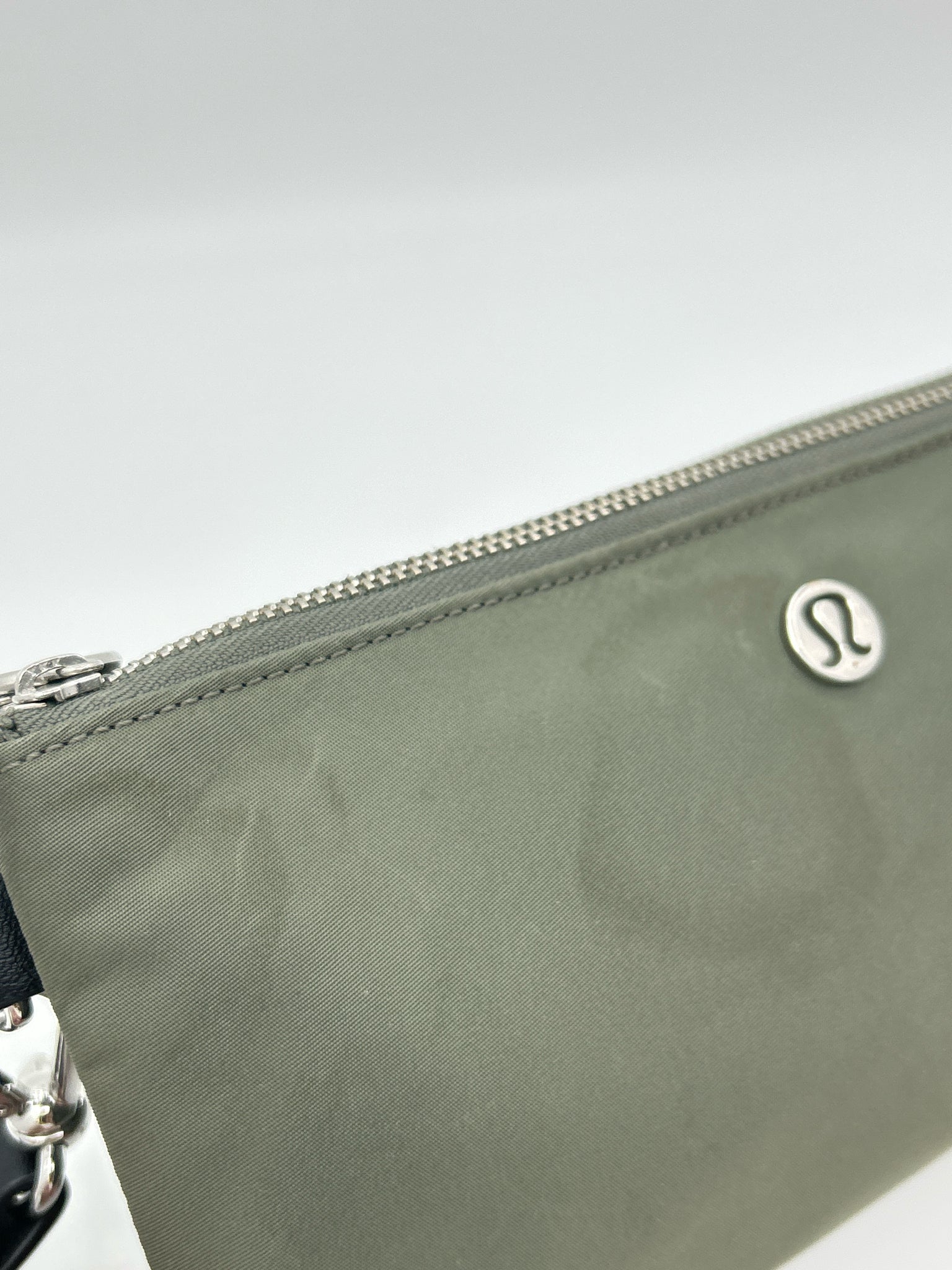 LULULEMON Olive Green Women Wristlet