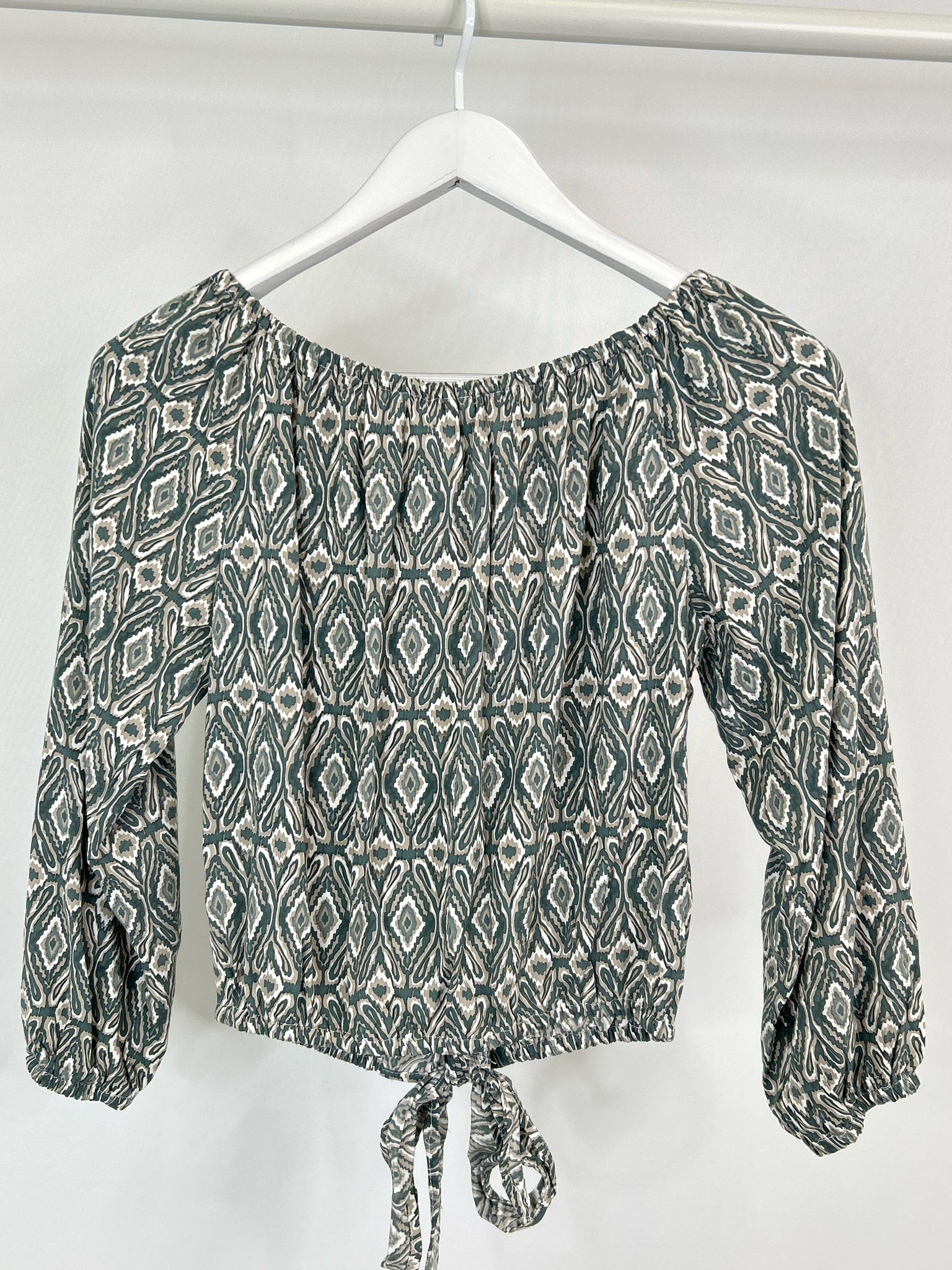 SKEMO Size S Grey Print Women Blouse NWT