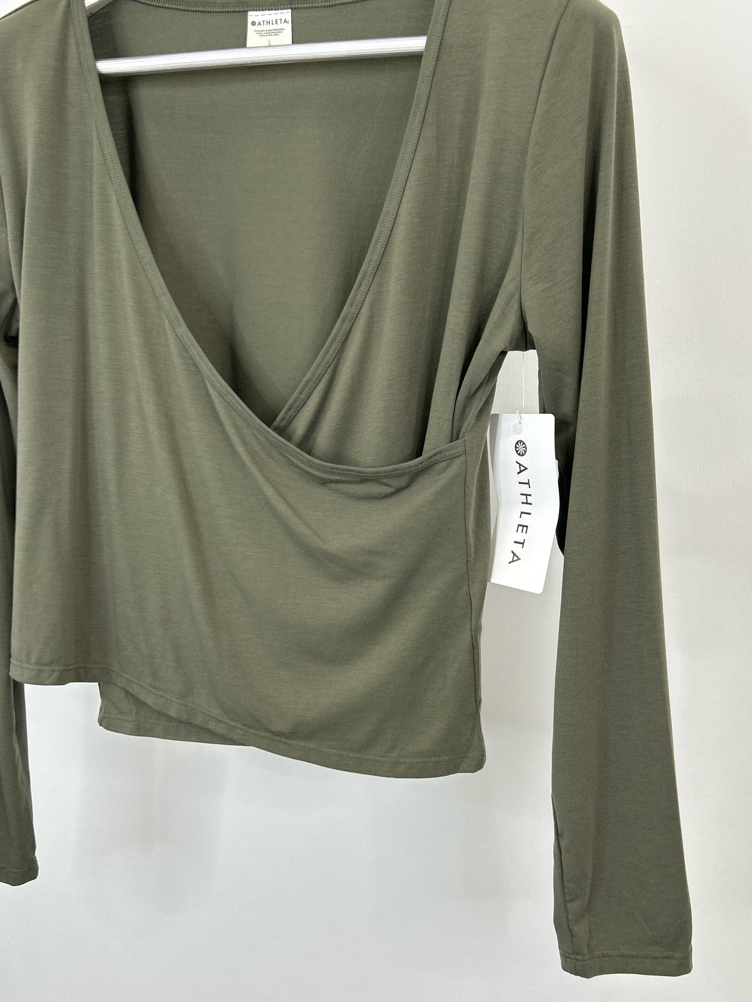ATHLETA NWT Size L OLIVE Women Top