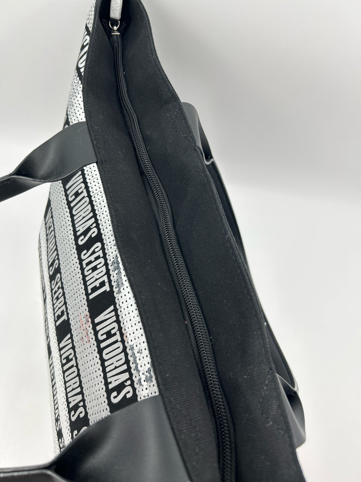 VICTORIA SECRET Black & Silver Women Tote NWT