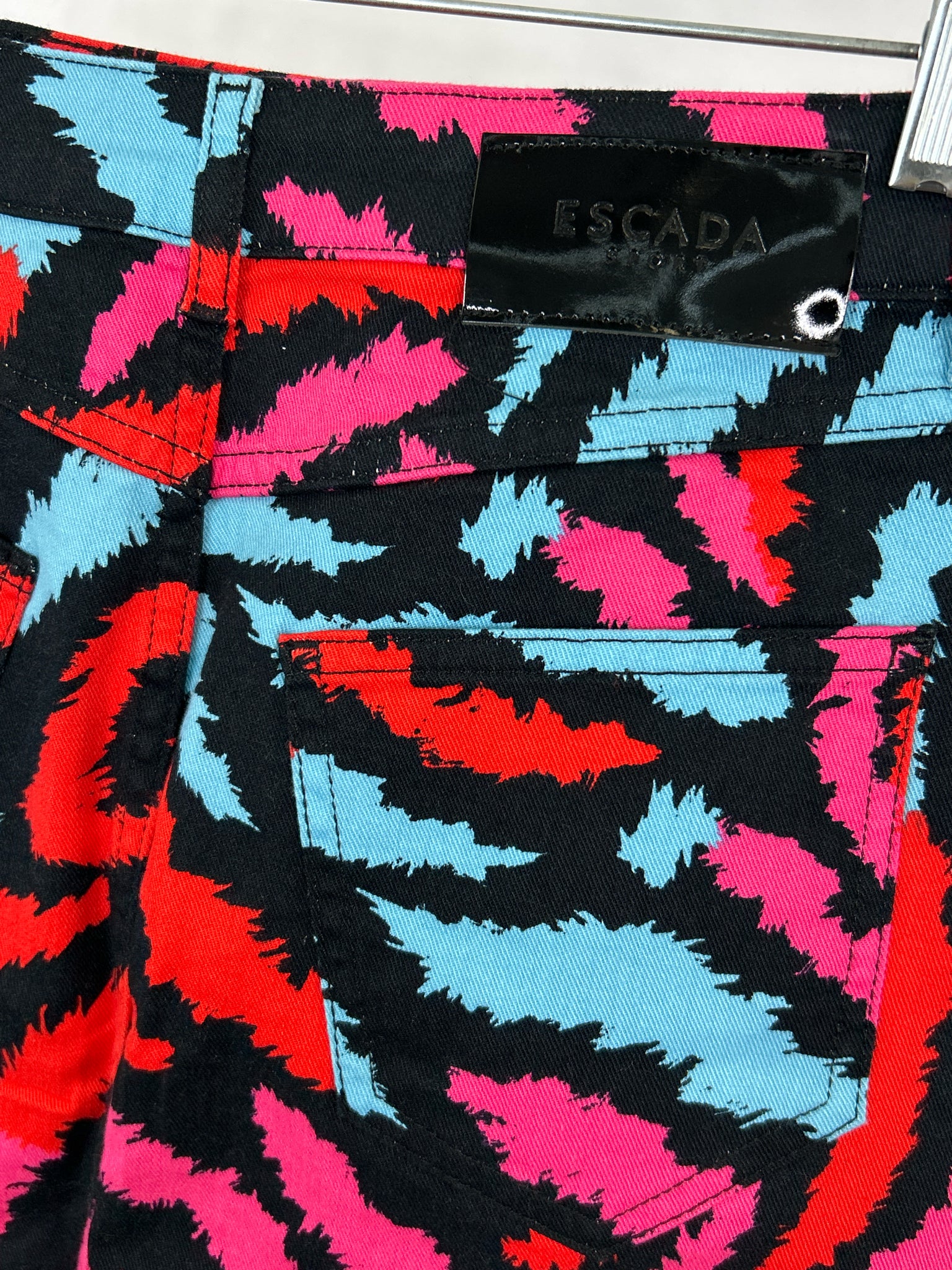 ESCADA Size 36 Black Print Women Skirt