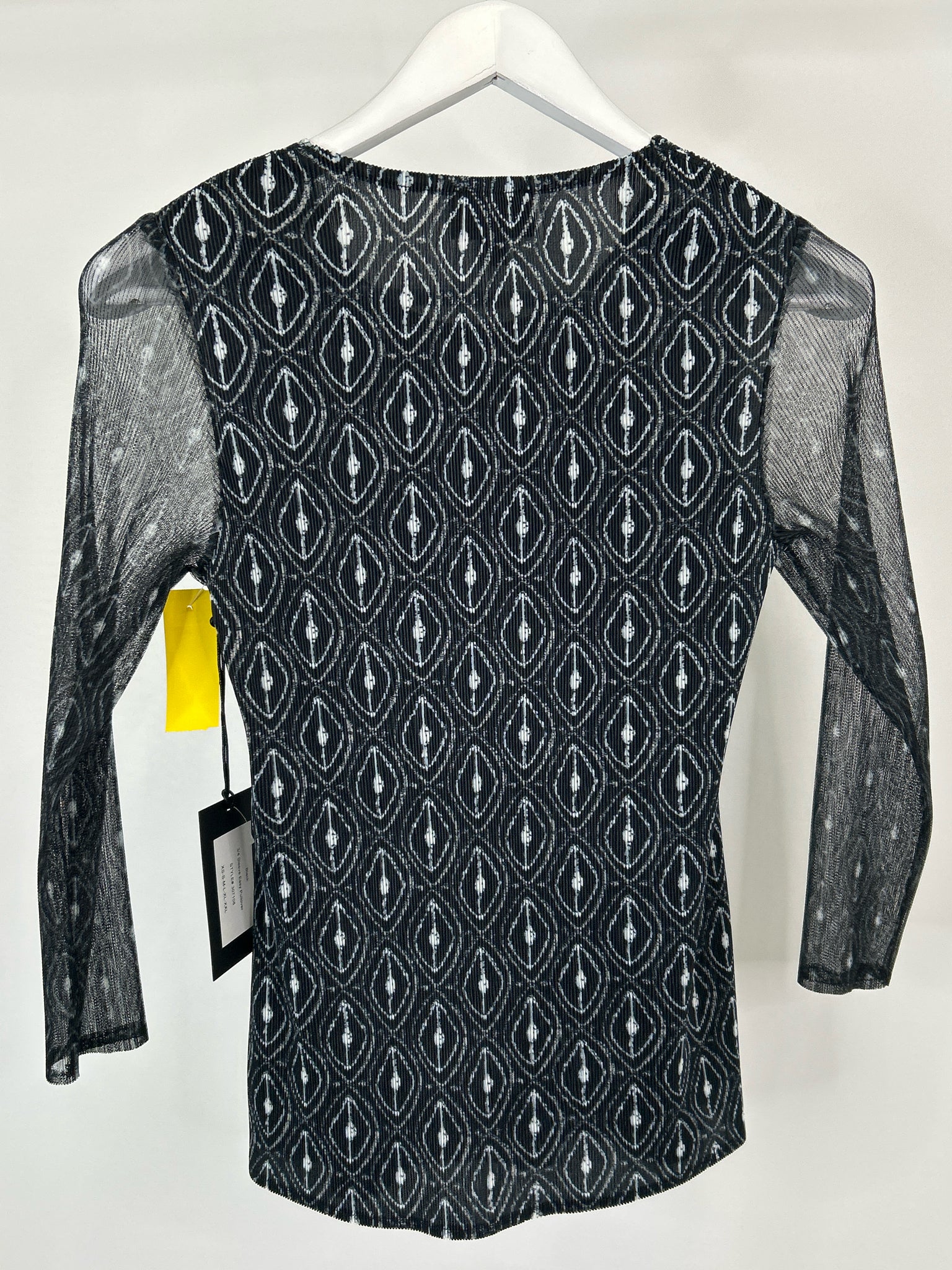 OLIVIA BY HABITAT CLOTHES Size S Black and White Women Top