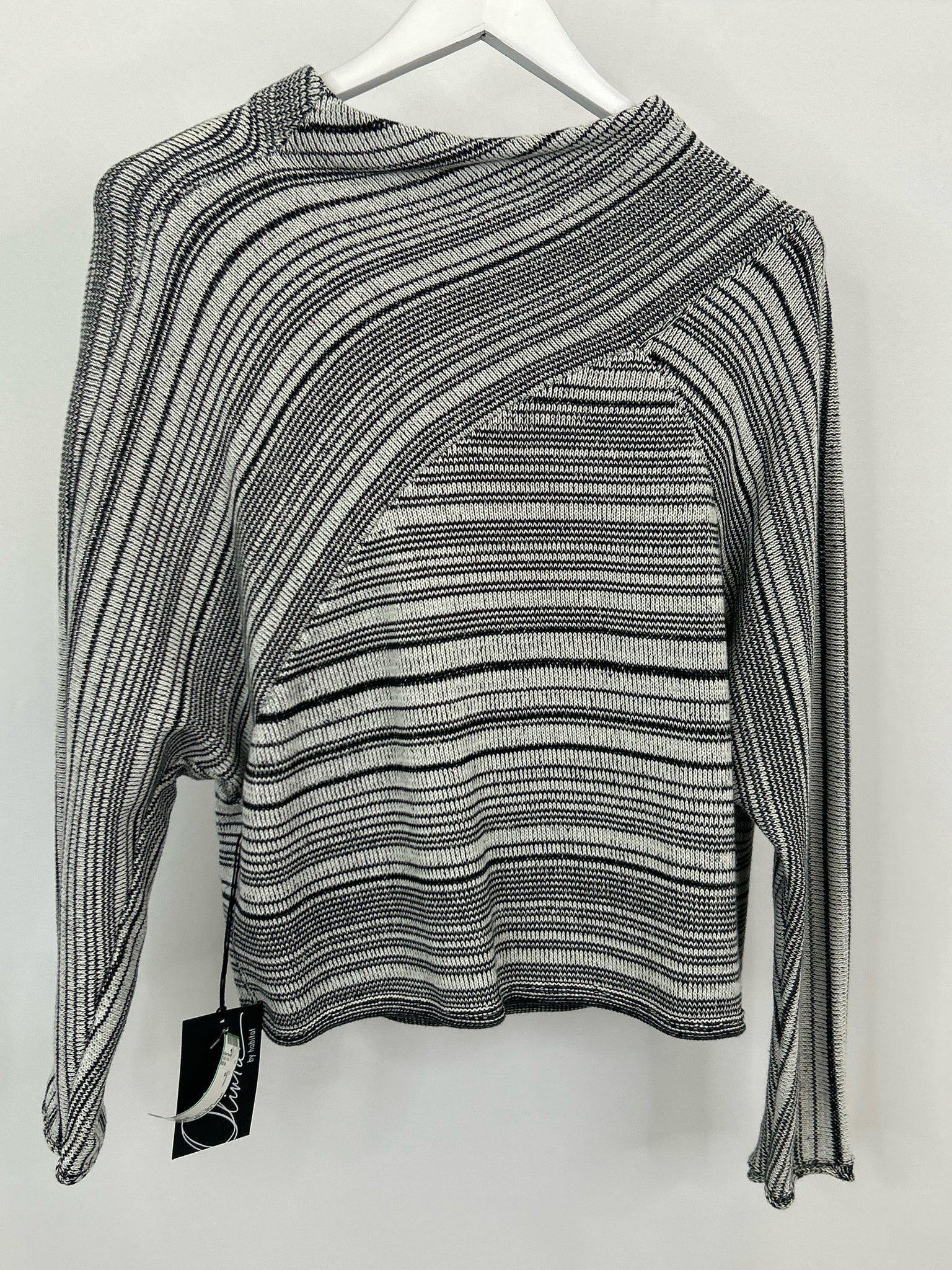 OLIVIA BY HABITAT CLOTHES Size S Black and Ivory Women Sweater NWT