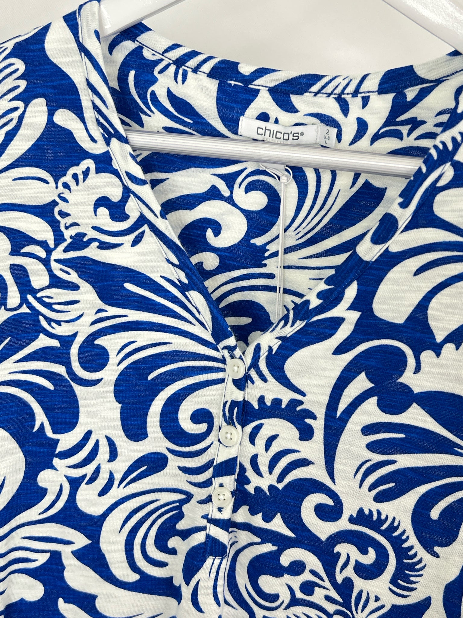 CHICO'S Size L Blue & White Women Top NWT