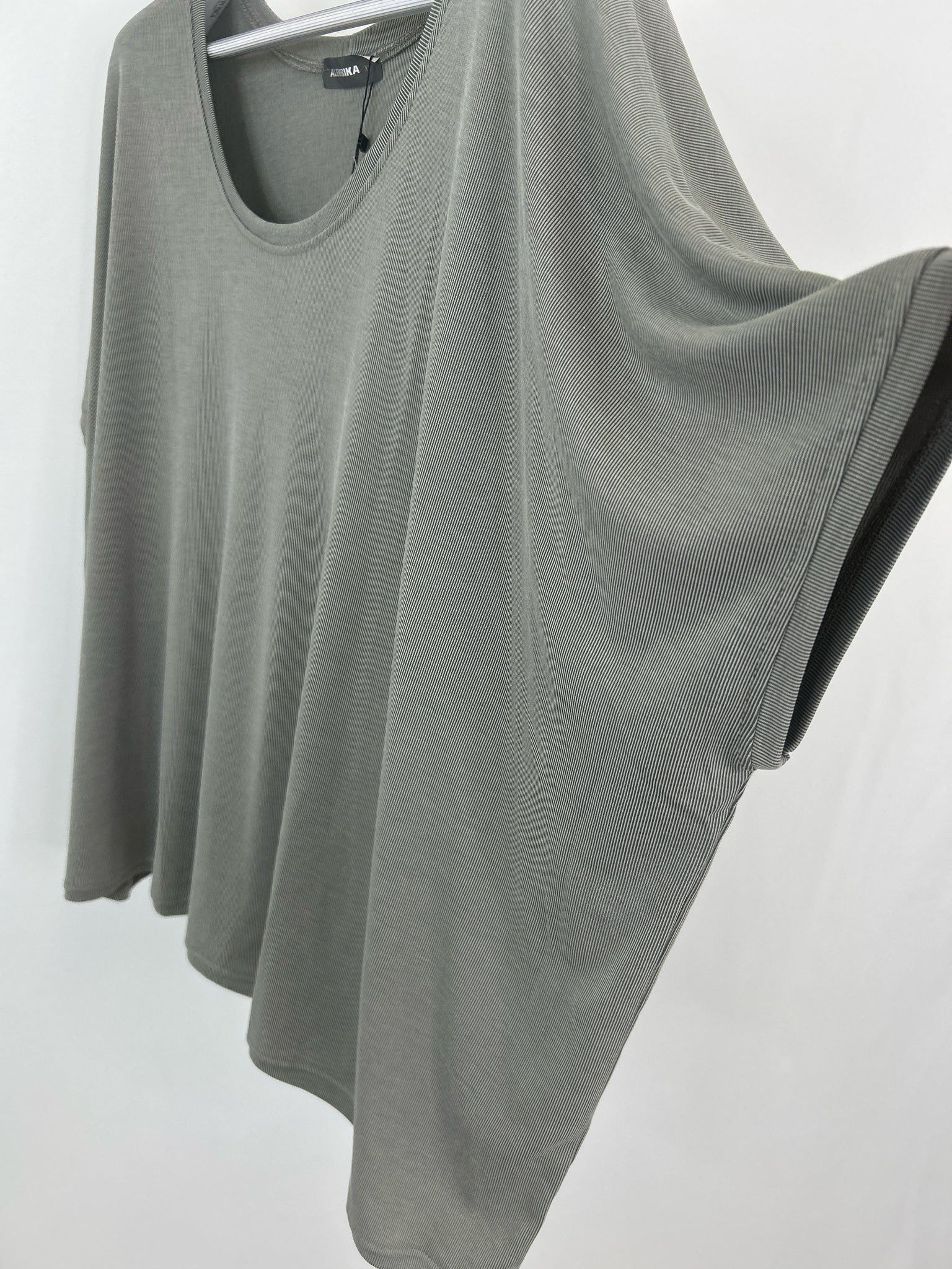 ALEMBIKA NWT Size XL Gray Women Top