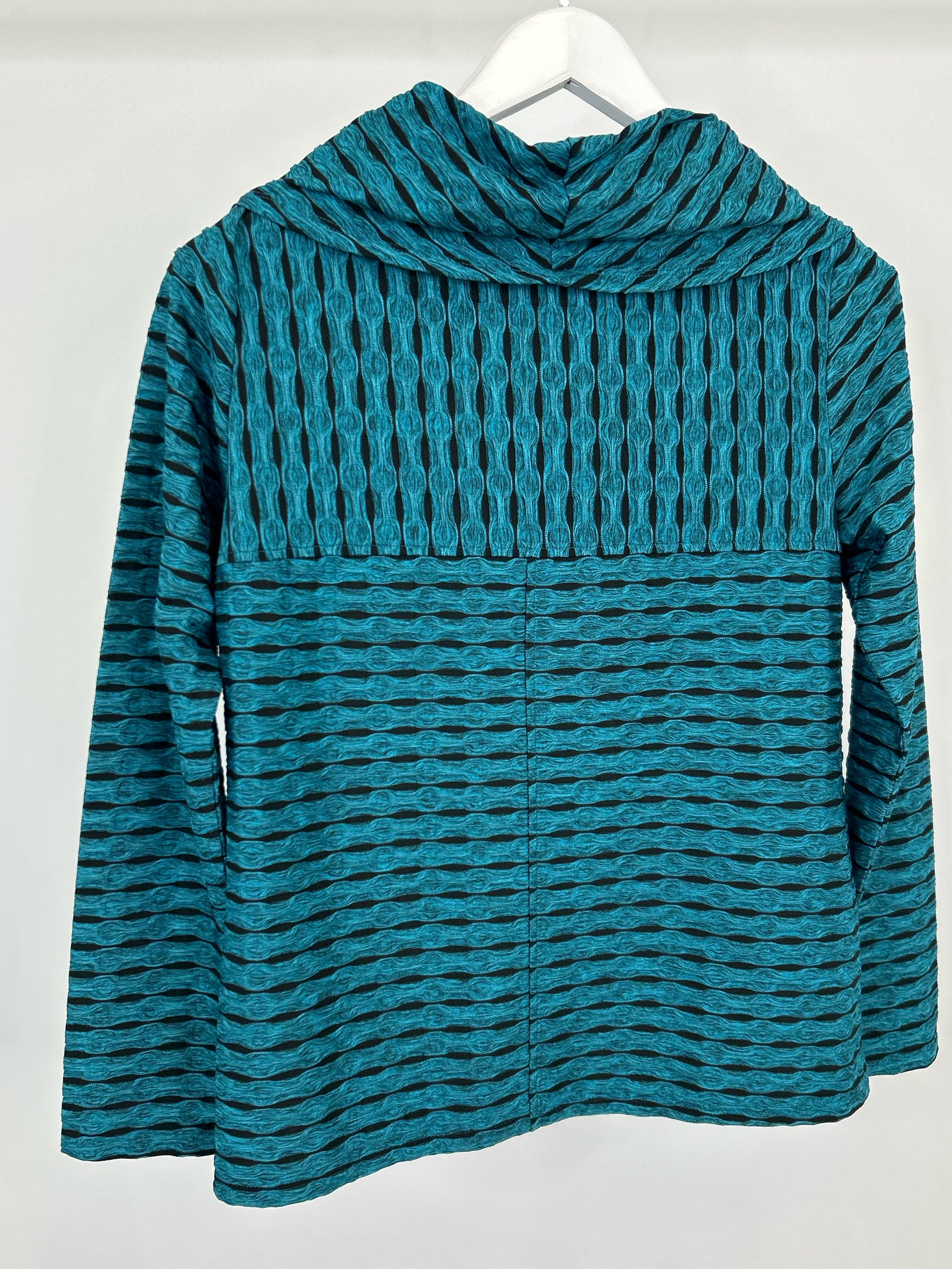 HABITAT Size S Teal and Black Women Top NWT