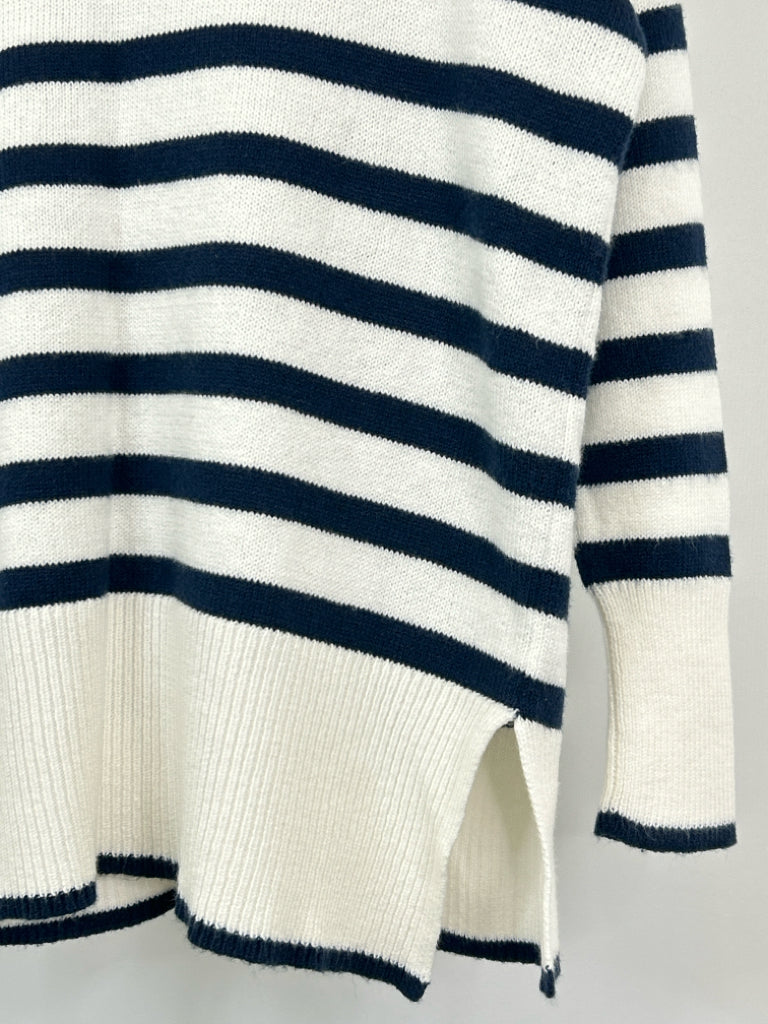 LILLY PULITZER Size S WHITE AND BLUE Women's Sweater