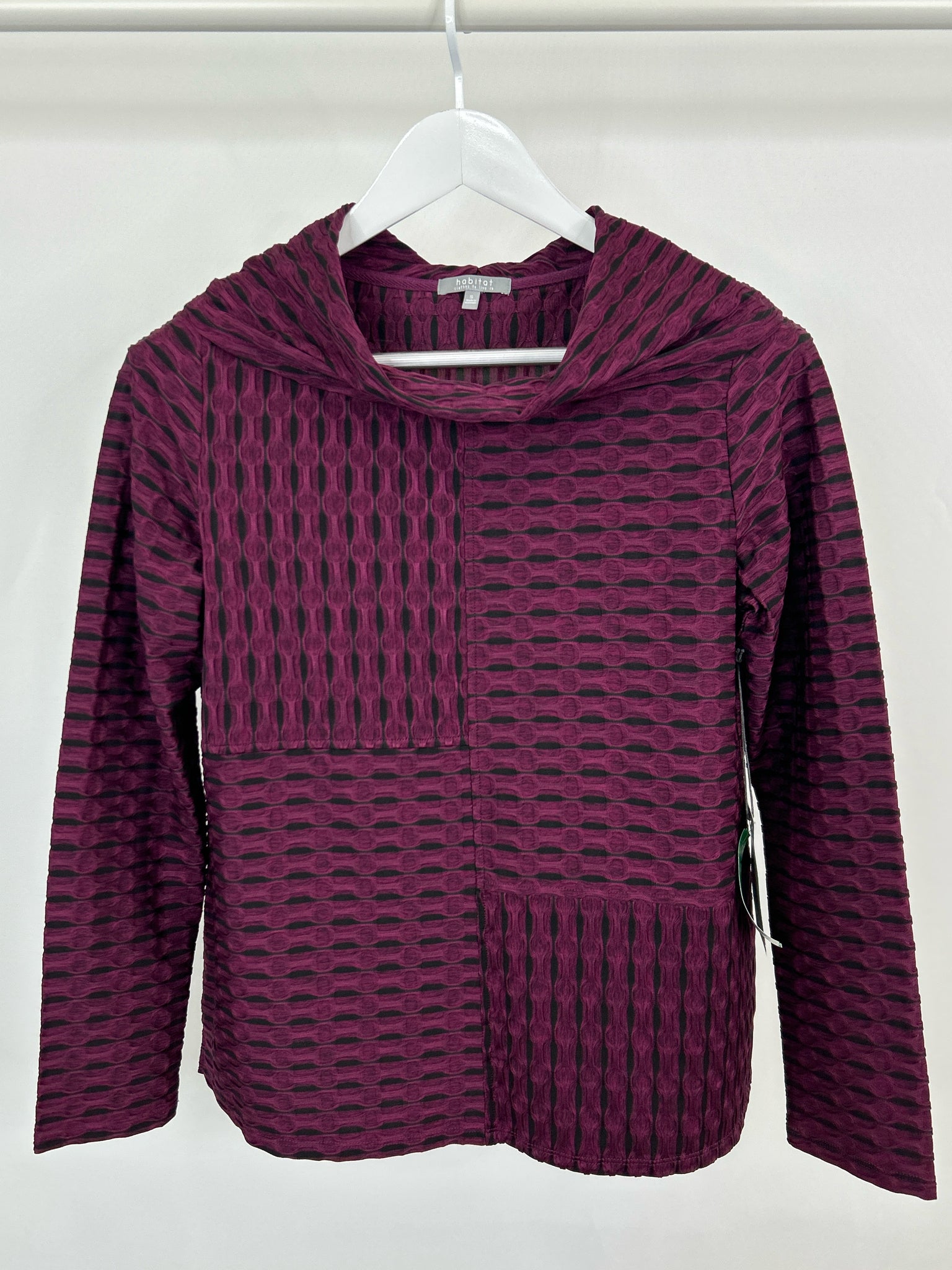 HABITAT Size S Plum & Black Women Top NWT