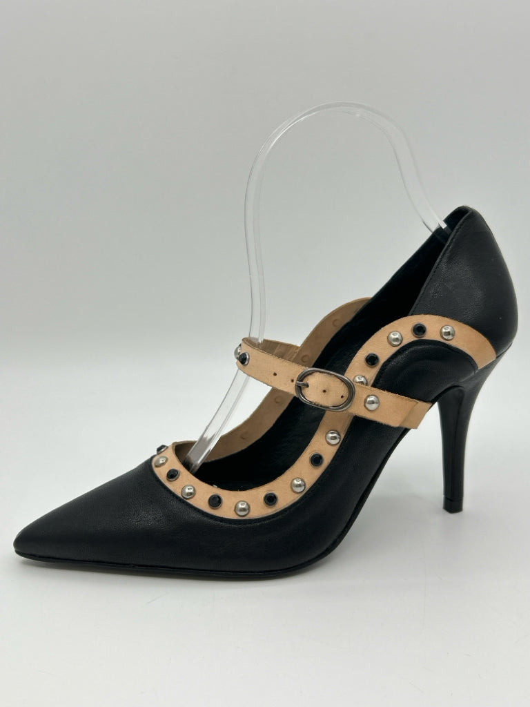 FREE PEOPLE Size 7 BLACK AND BEIGE Women's Pumps