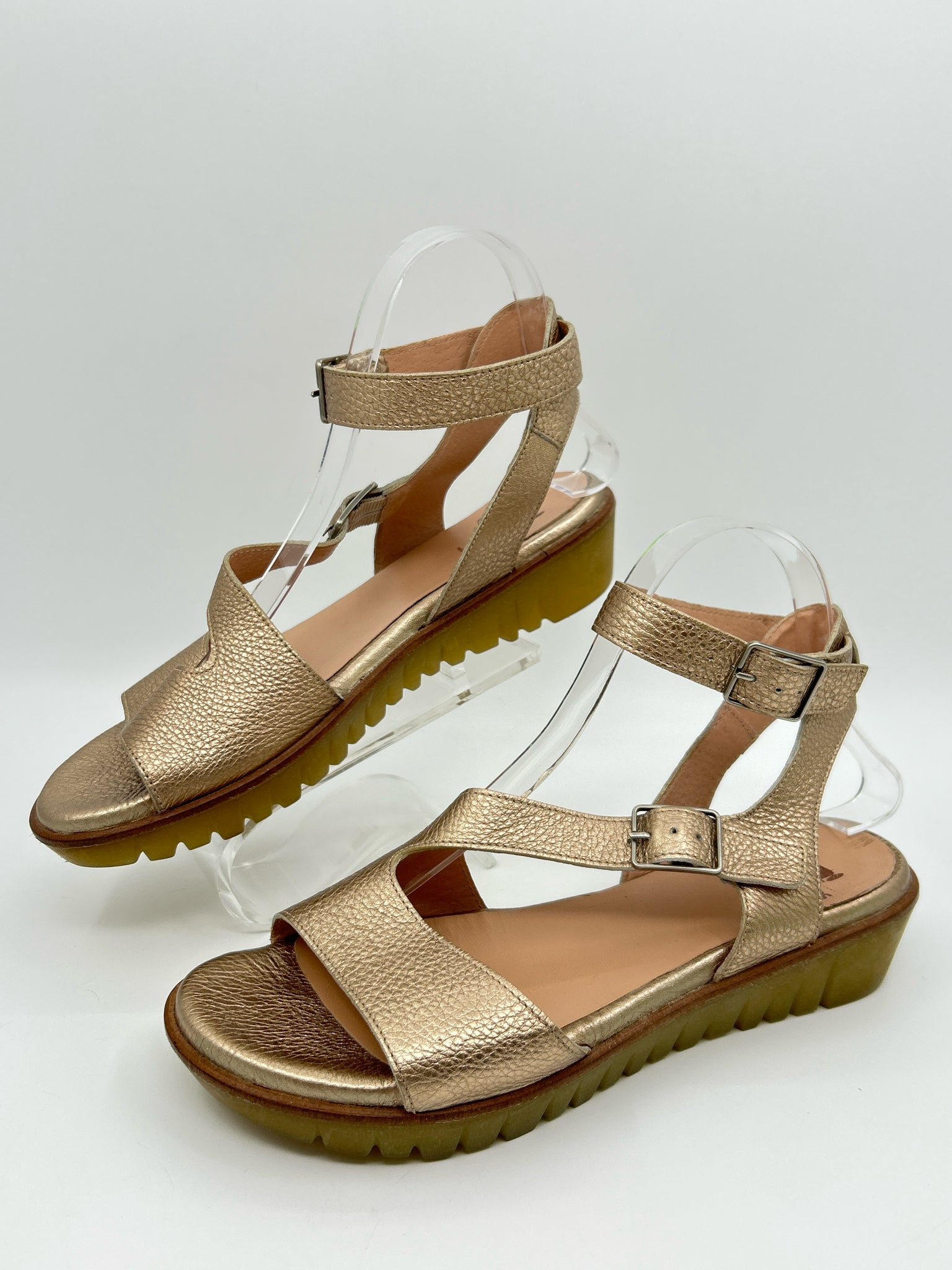 Wonders Size 40 Gold Women Sandal