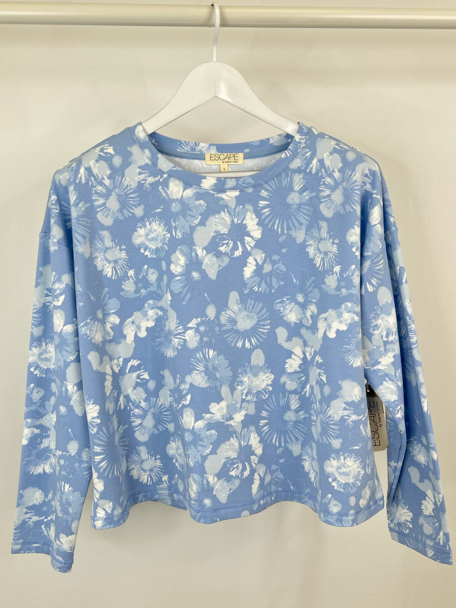 Escape by Habitat Clothes Size S Blue floral Women Pullover