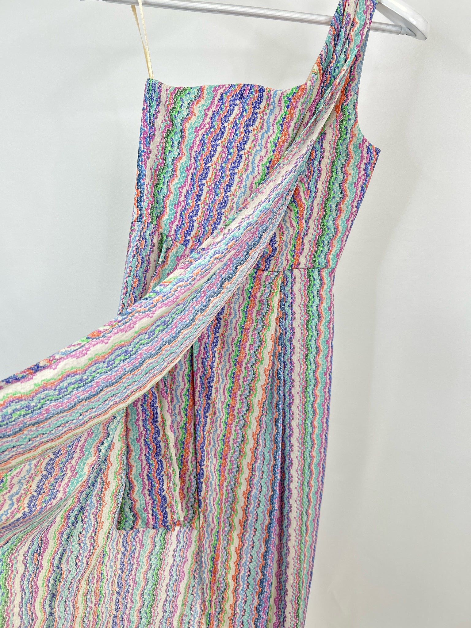 BCBGMAXAZRIA NWT Size 2 Multi-Color Women's Dress