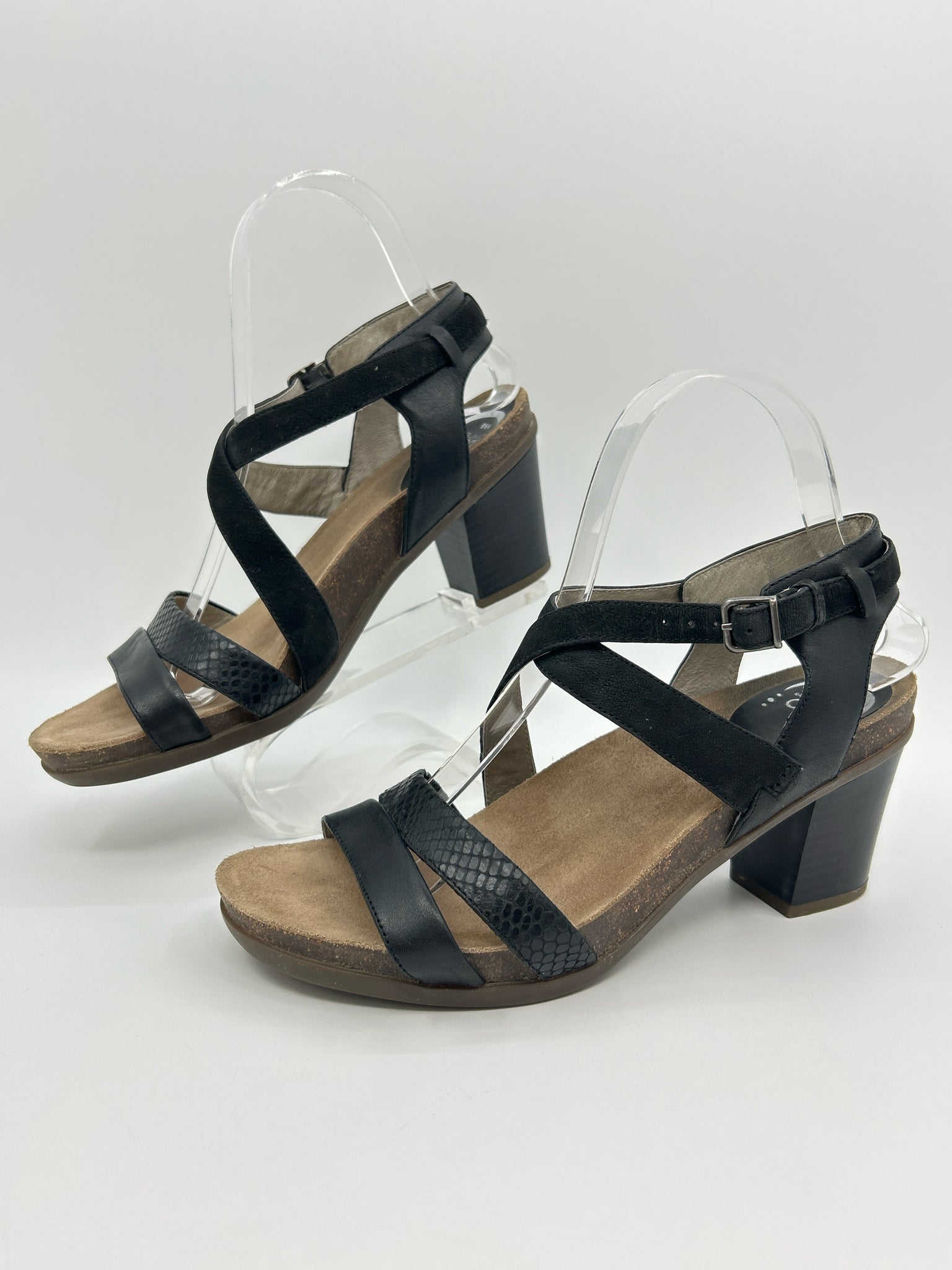 ABEO Size 8N Black Women Sandal