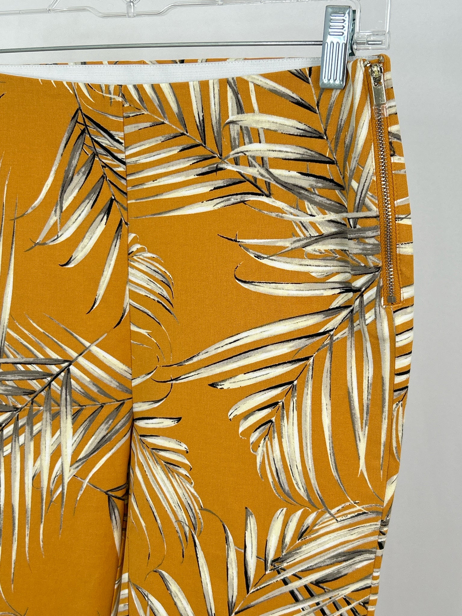 White House Black Market Size 2R Mustard Print Women's Pants NWT
