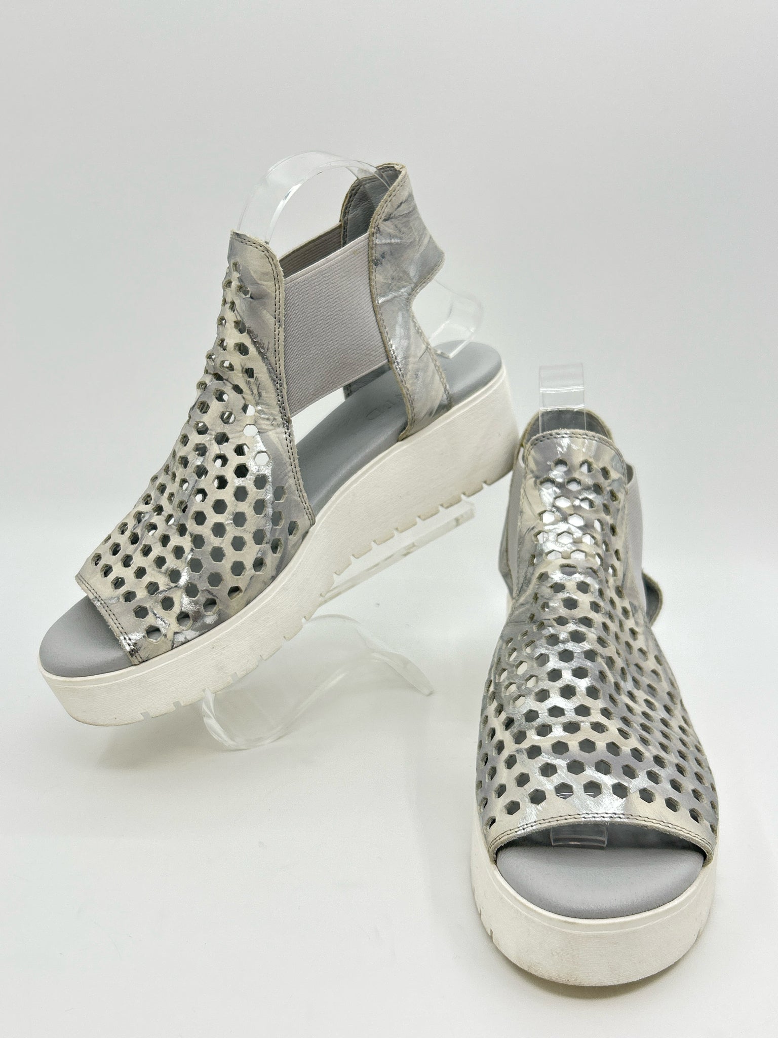 Silent D Size 38 Silver Metallic & Grey Women Sandal