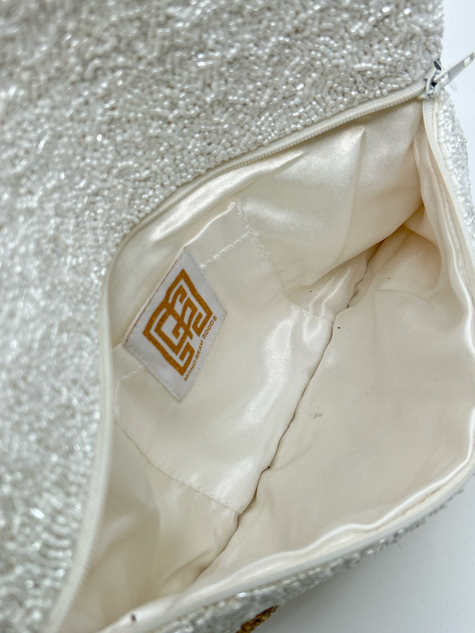 MONOGRAM GOODS WHITE AND GOLD Women Purse