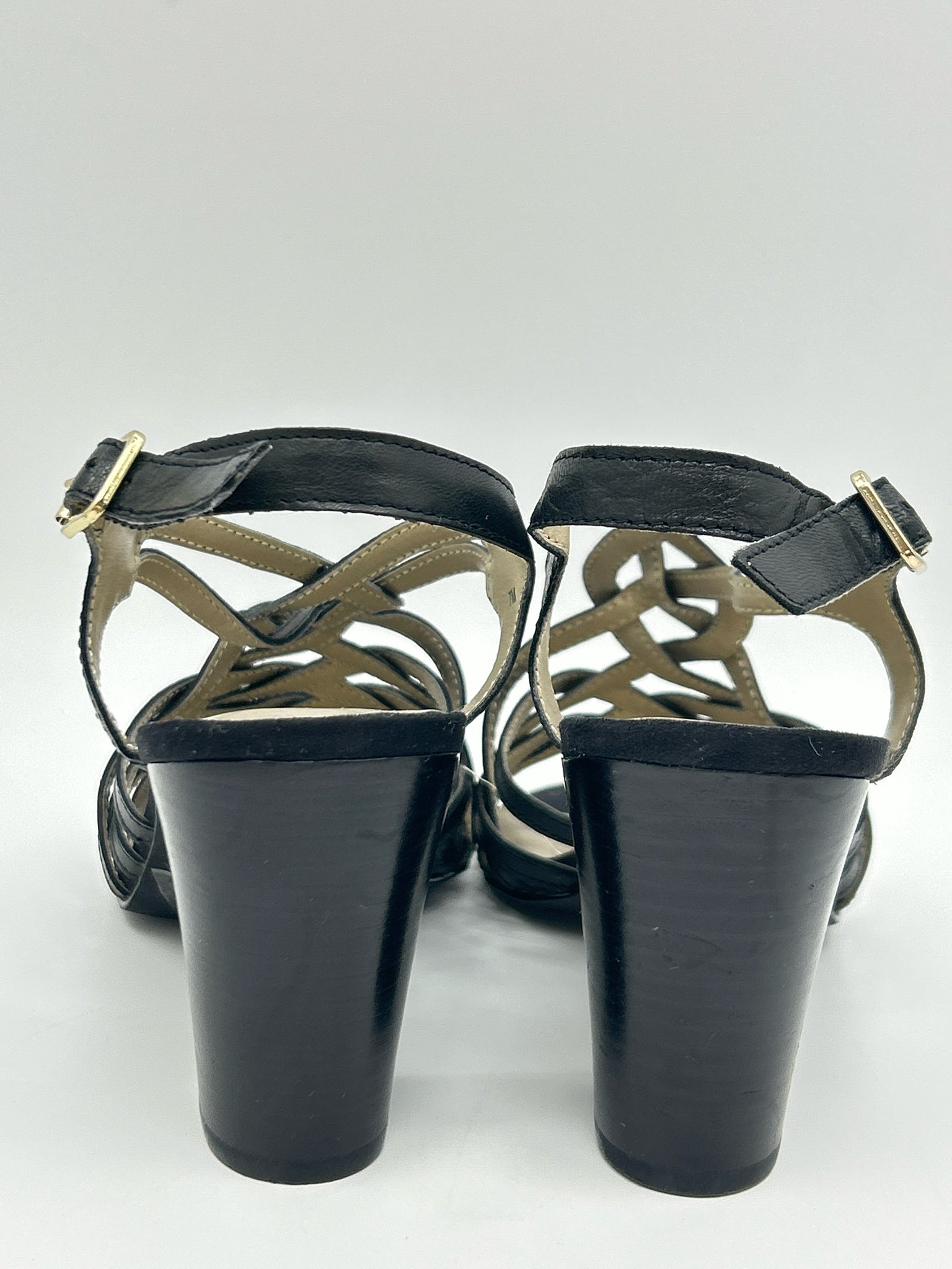 BANDOLINO Size 7M Black Women Sandal