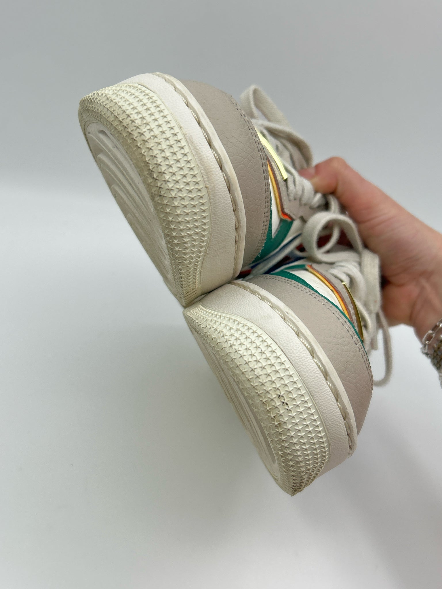 NIKE Size 7 Multi-Color Women Sneakers