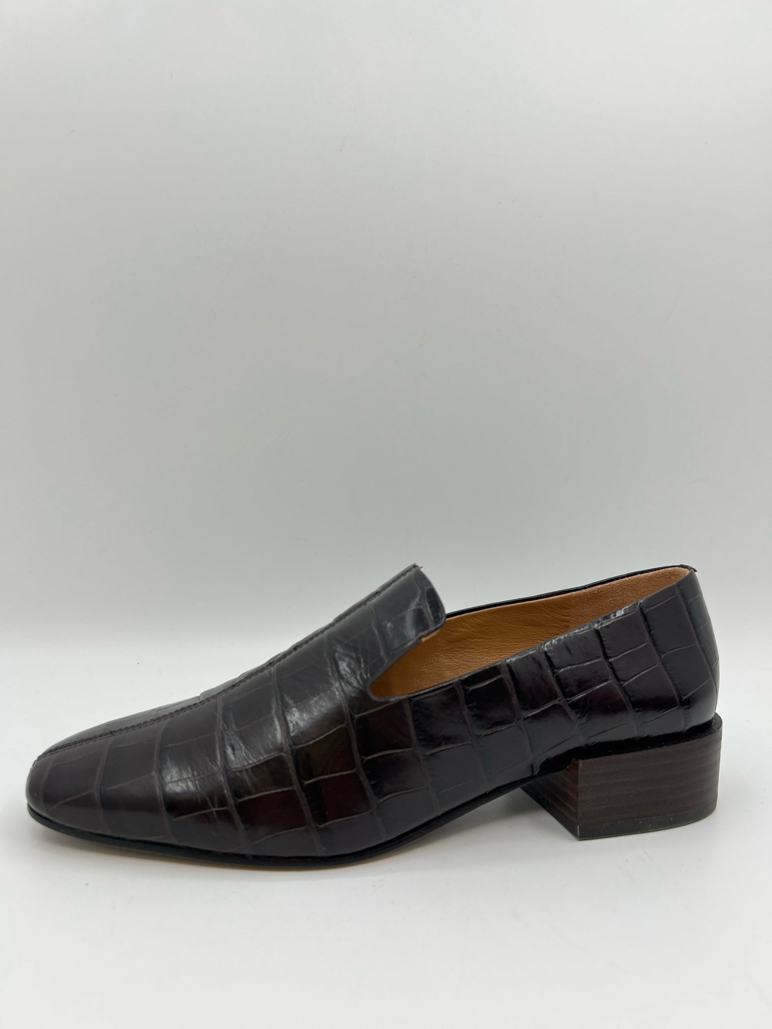 VIA SPIGA NWOB Size 8M Dark Brown Women Loafer