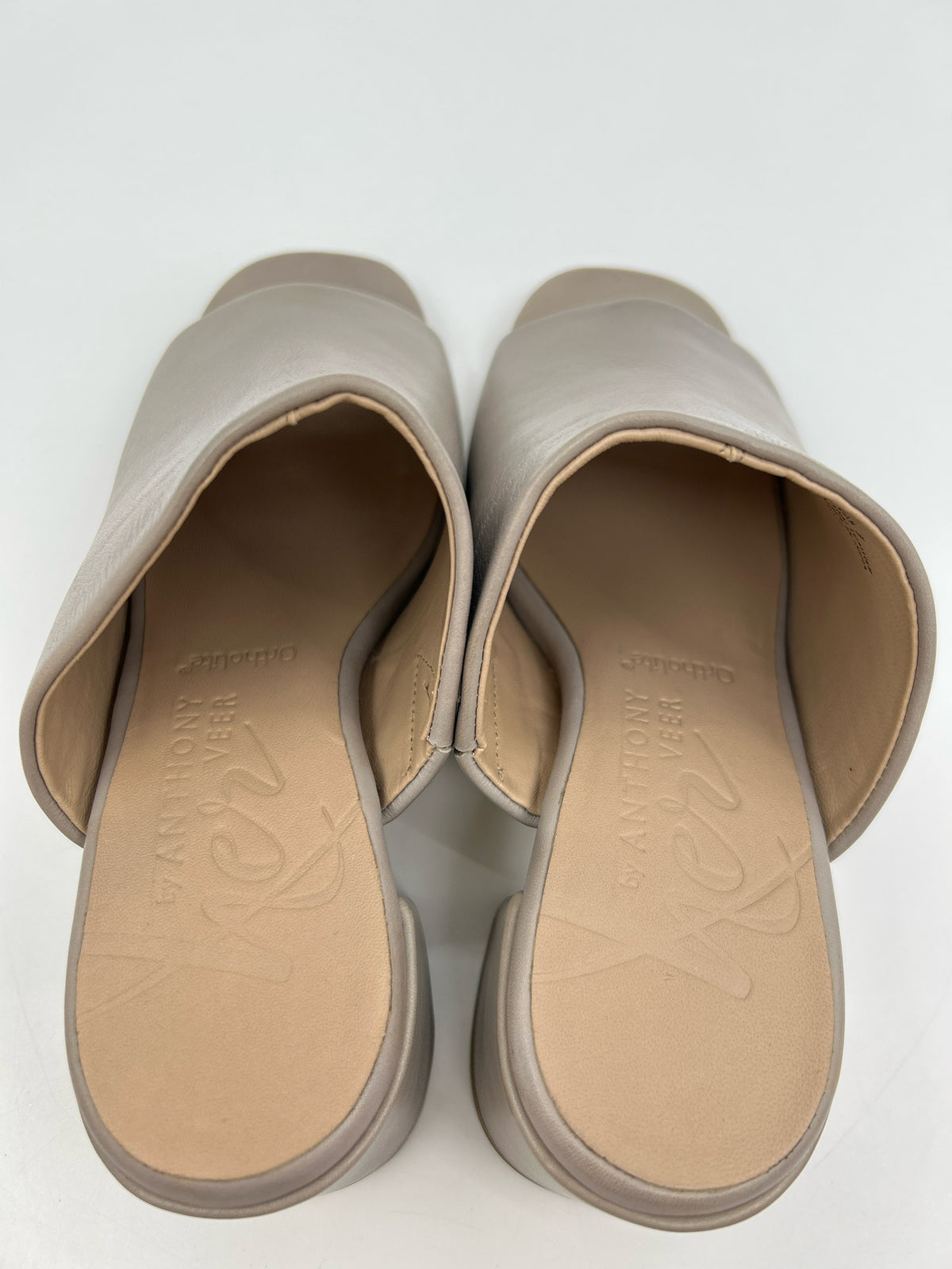ANTHONY VEER Size 7 Taupe Women Sandal NWOB