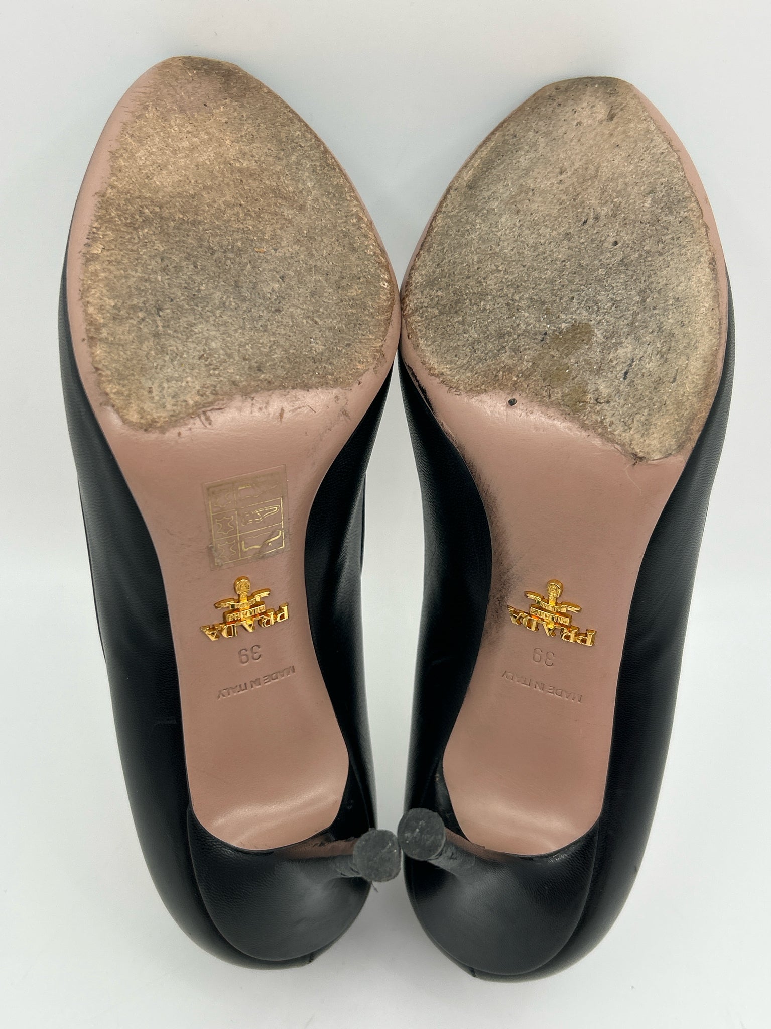 PRADA Size 39/8 Black Women Pumps