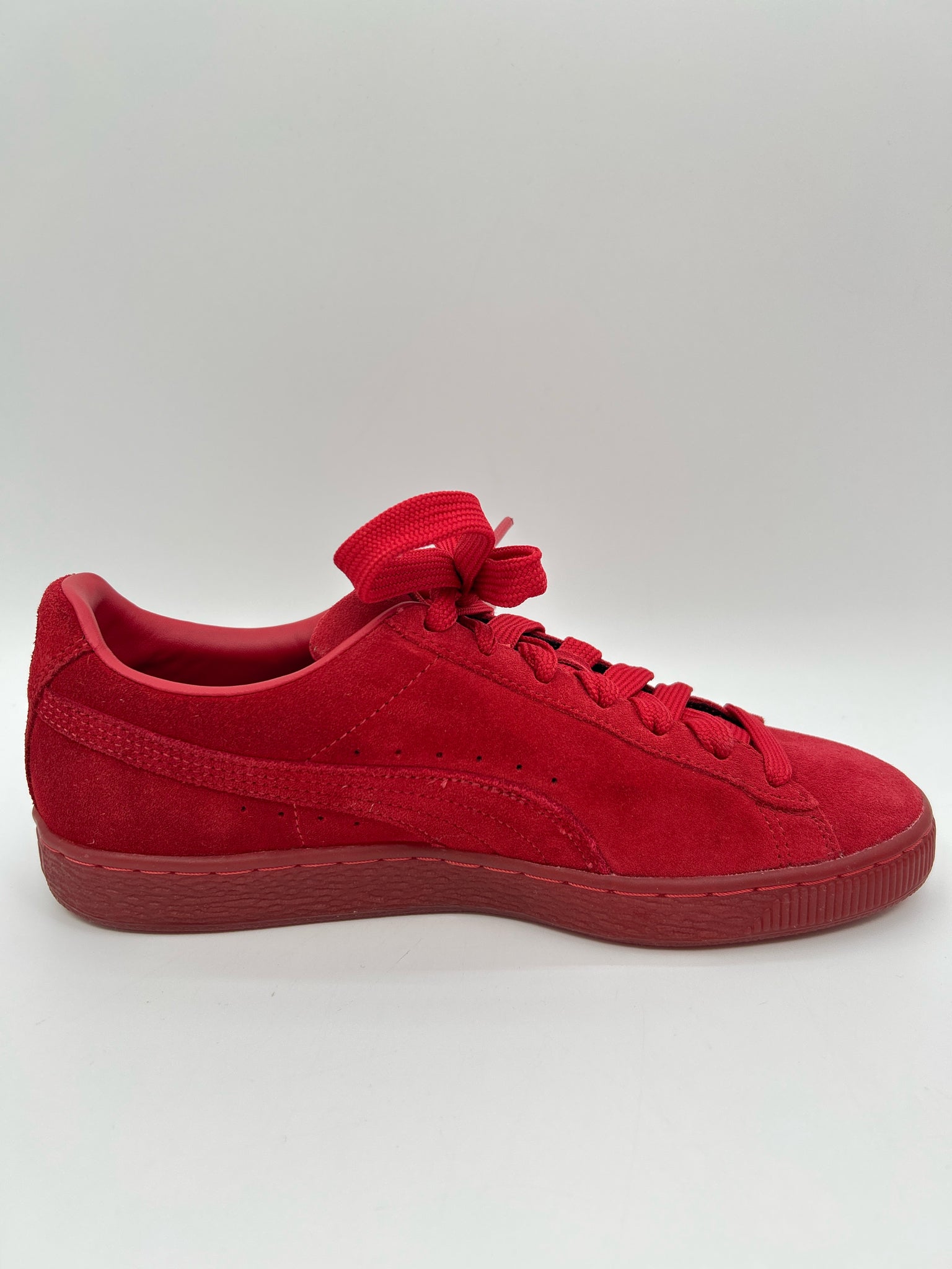 PUMA Size 8.5 Red Suede neakers