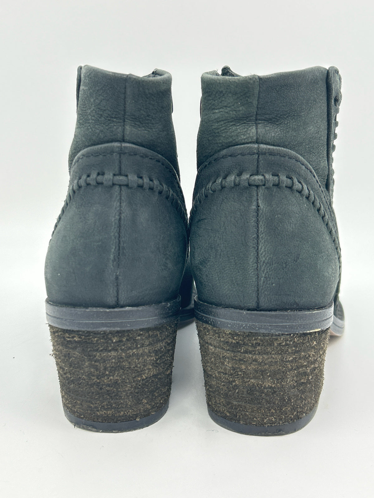 VINCE CAMUTO Size 6M Black Women Booties