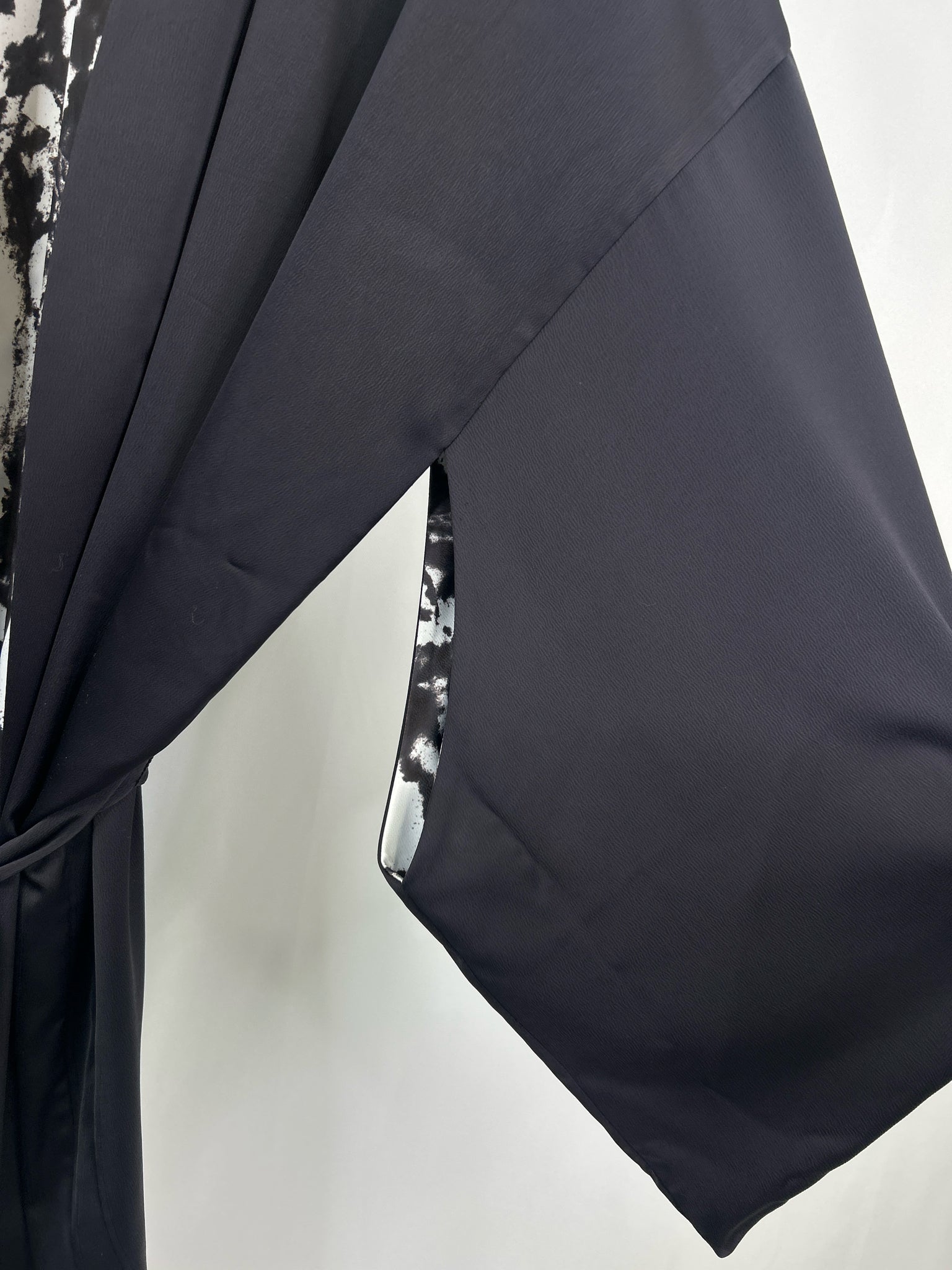 UNIVERSAL STANDARD Size L Black Women Kimono