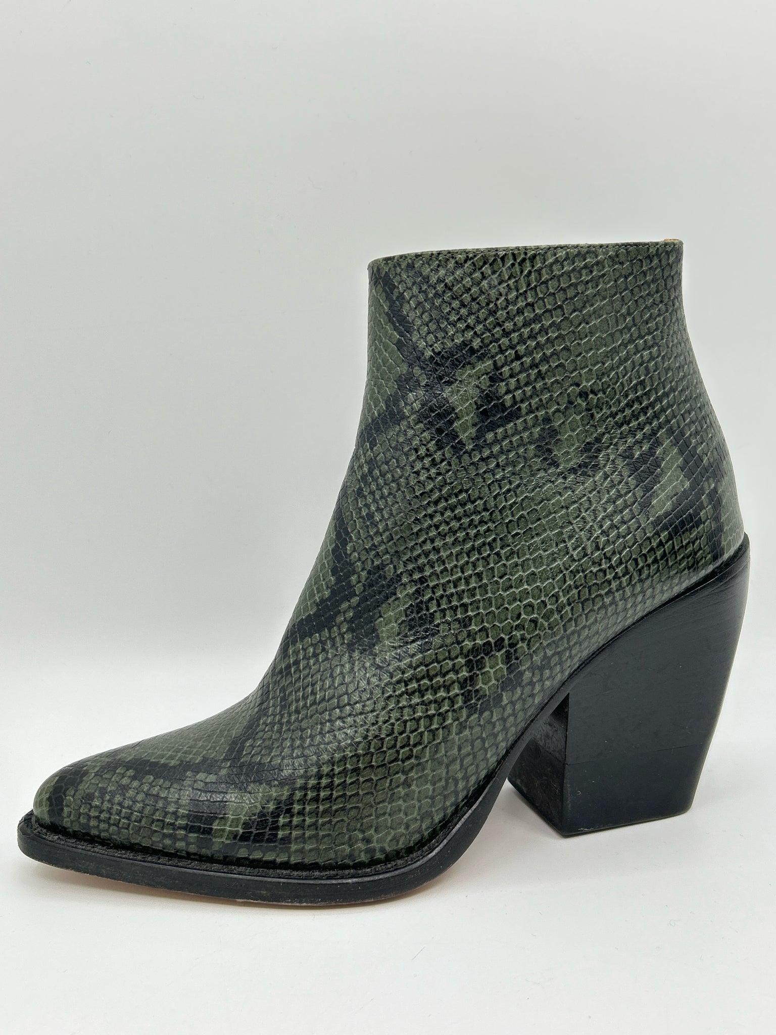 CHLOE Size 38.5 GREEN AND BLACK Women Booties