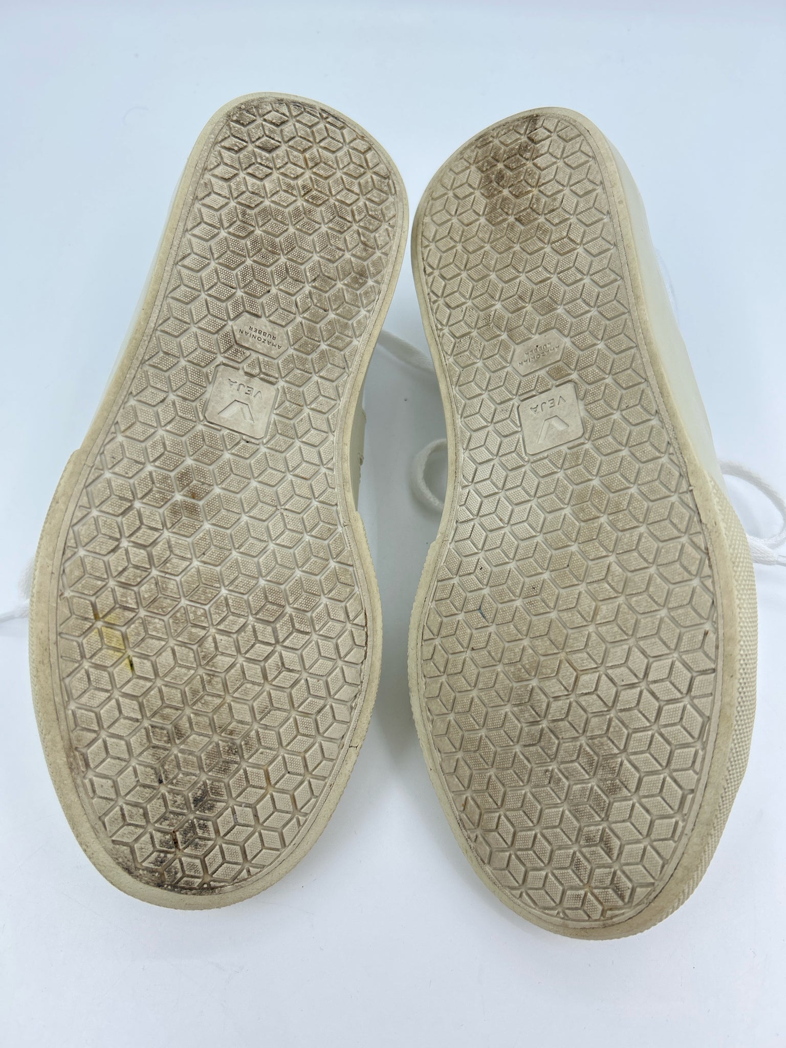 VEJA Size 7 White Women Sneakers