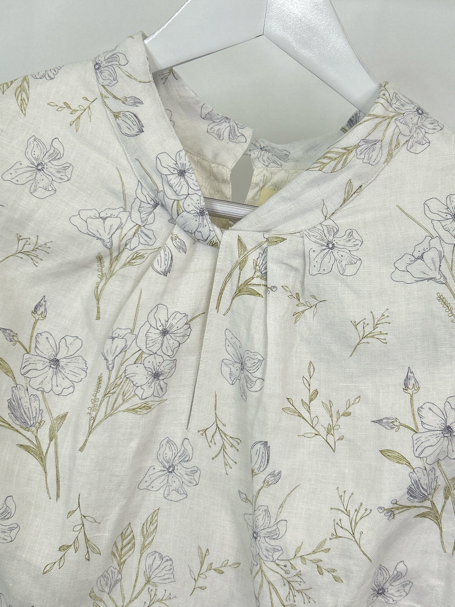 Ivy Coast Size S White Floral Women Dress NWT