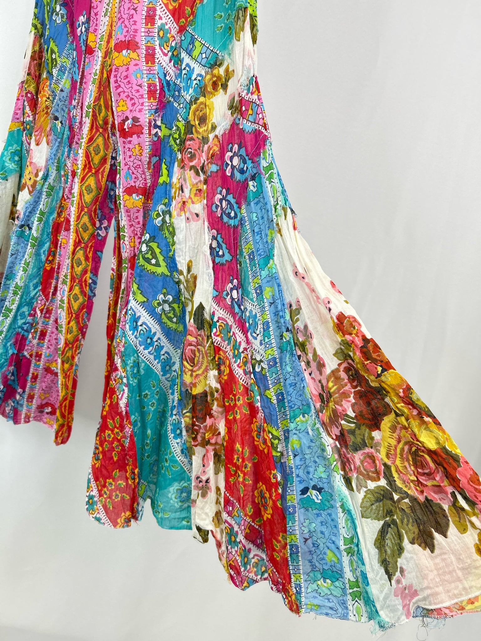 ETC. Size M Multi-Color Women Pants