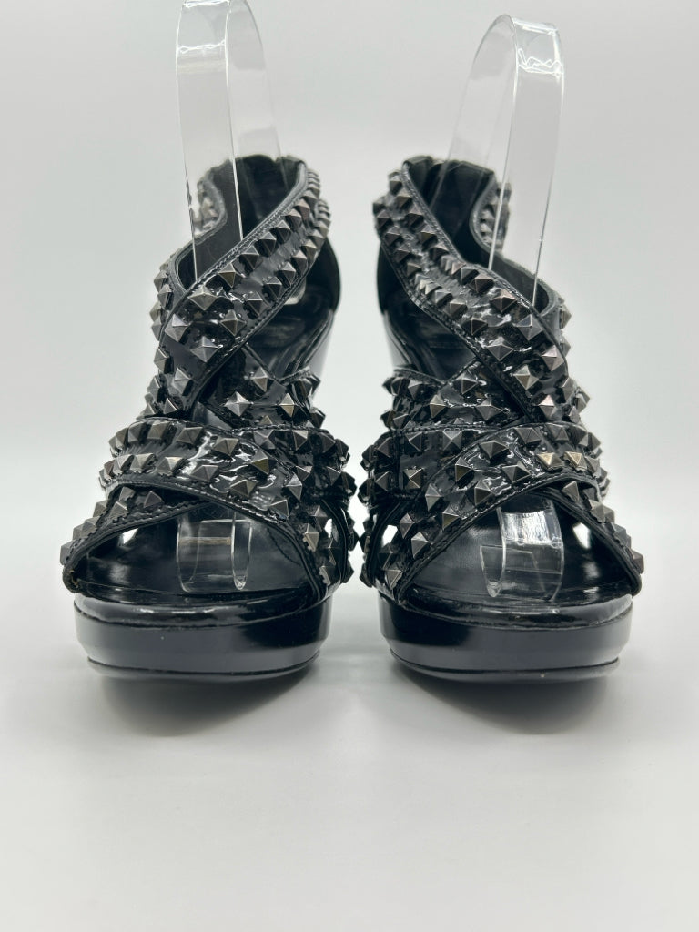 BURBERRY EU Size 39 US Size 9 Black Women's Sandal