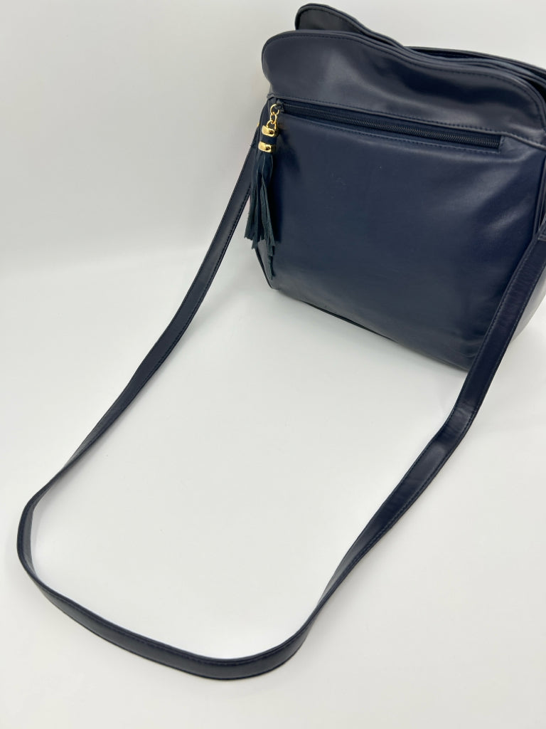 SERETA Navy Women's Italian Leather Purse NWT