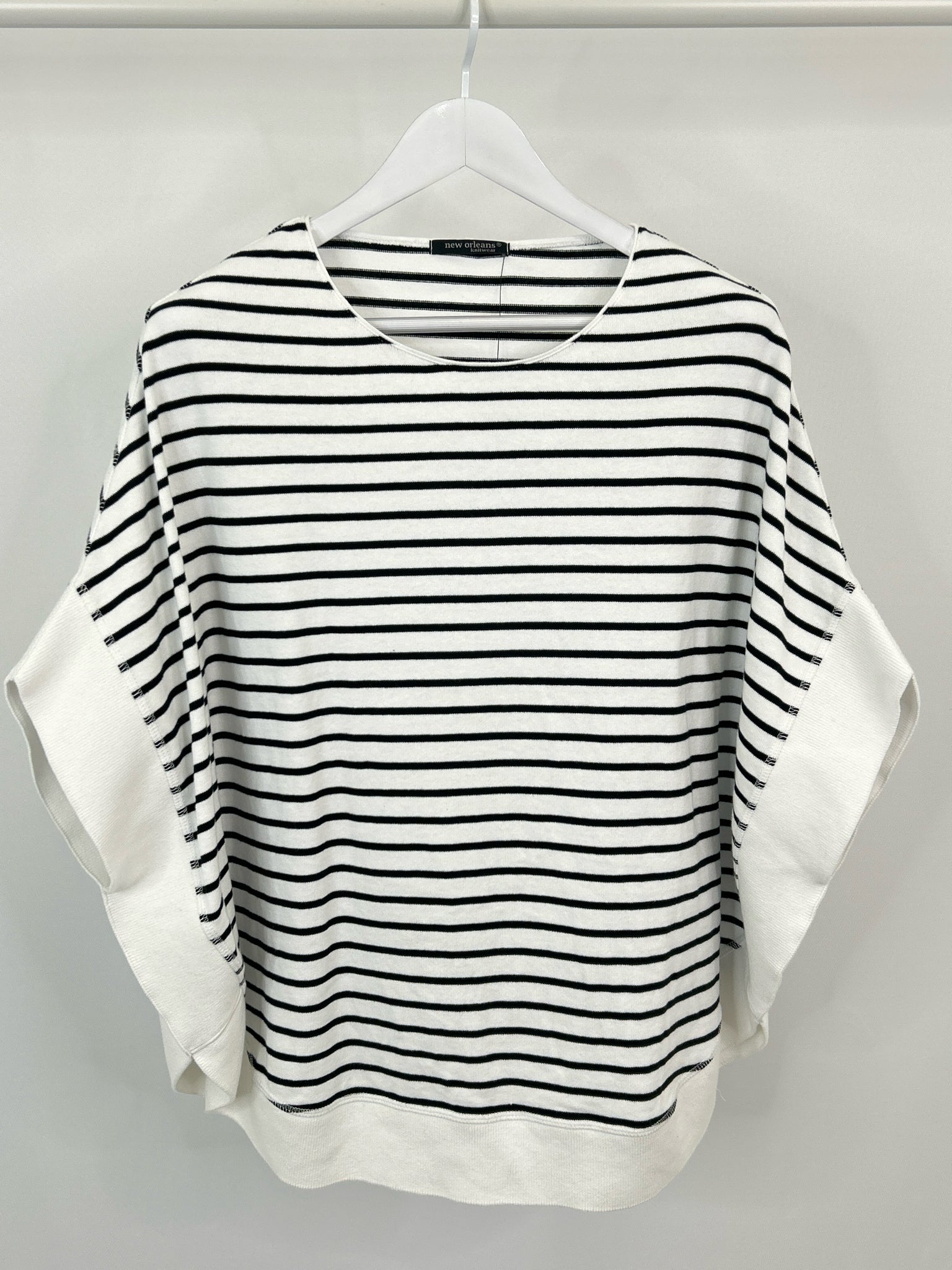 New Orleans Knitwear Size One Size White and black Women Poncho