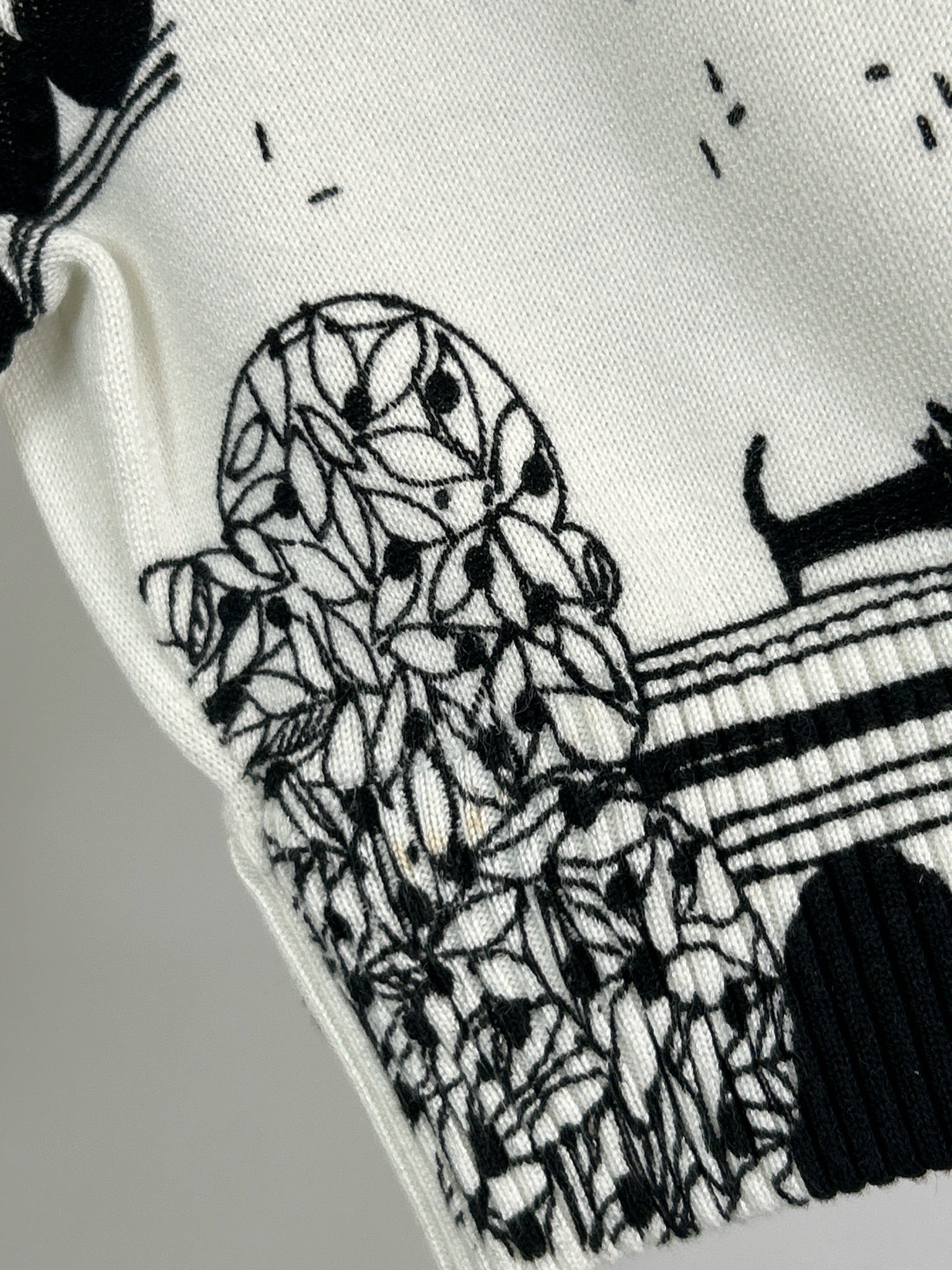 JUST B Size XL White and black Women's Cardigan