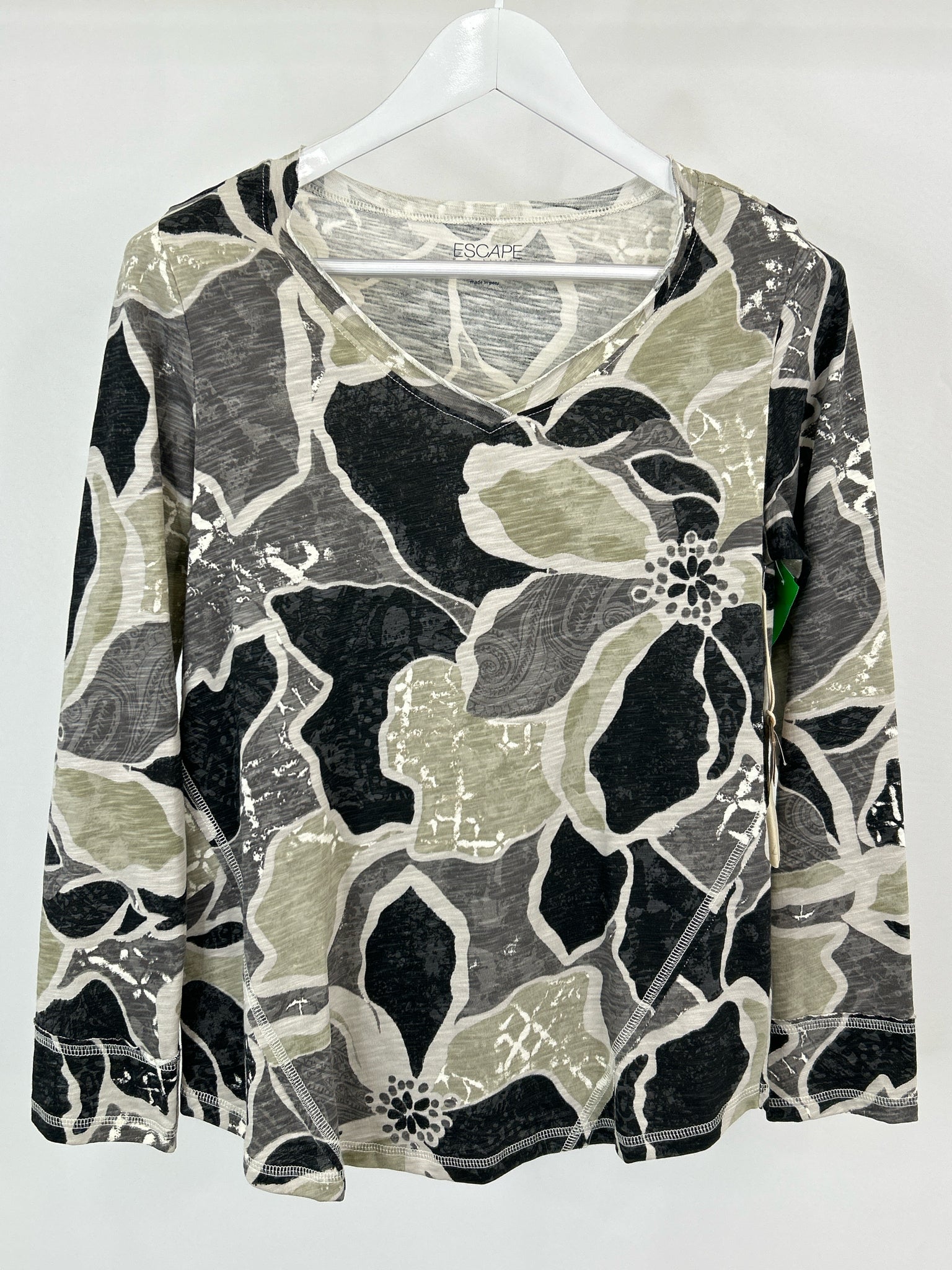 Escape by Habitat Clothes Size S Gray print Women T-shirt