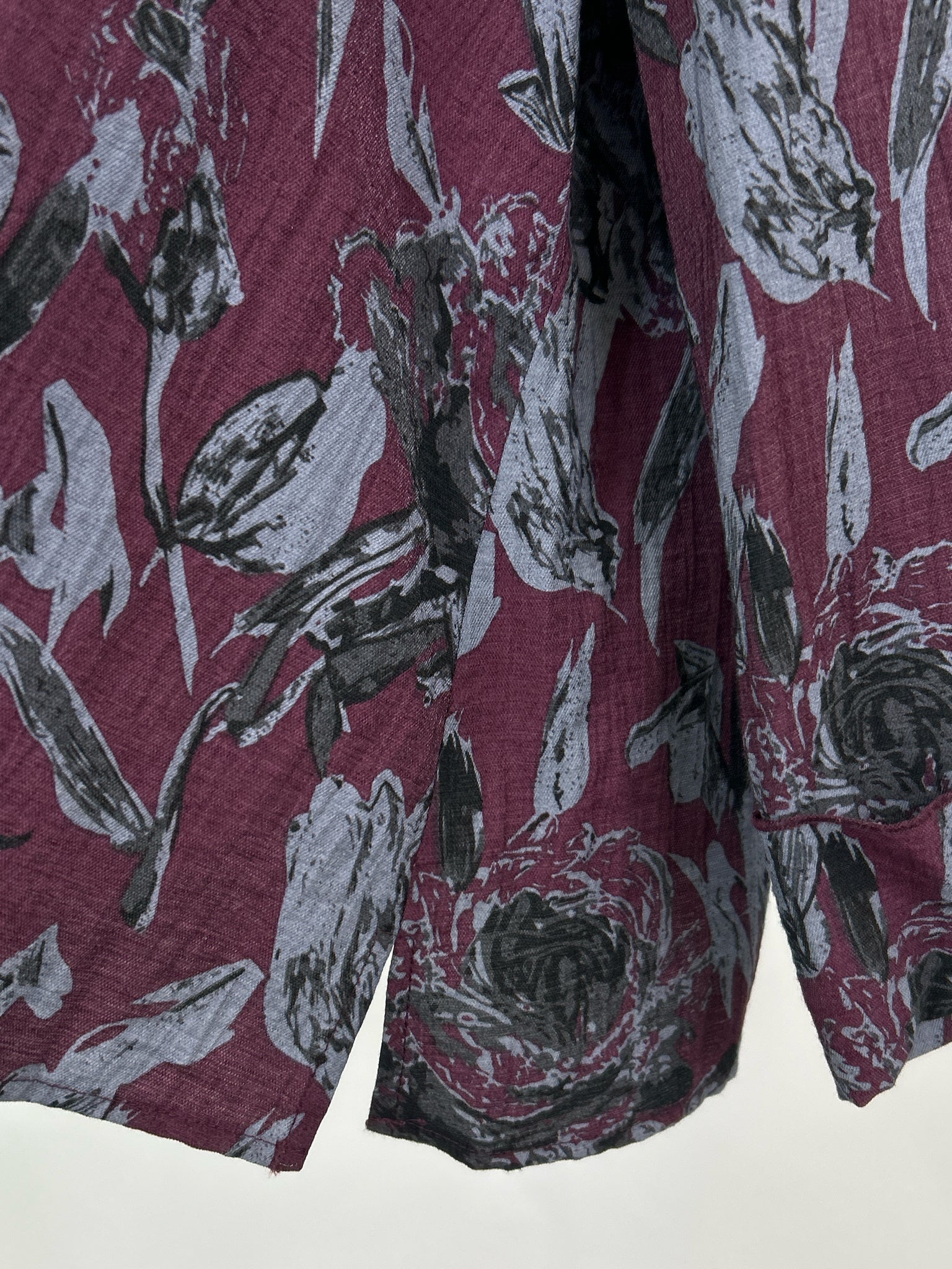HABITAT Size L PURPLE FLORAL Women Top