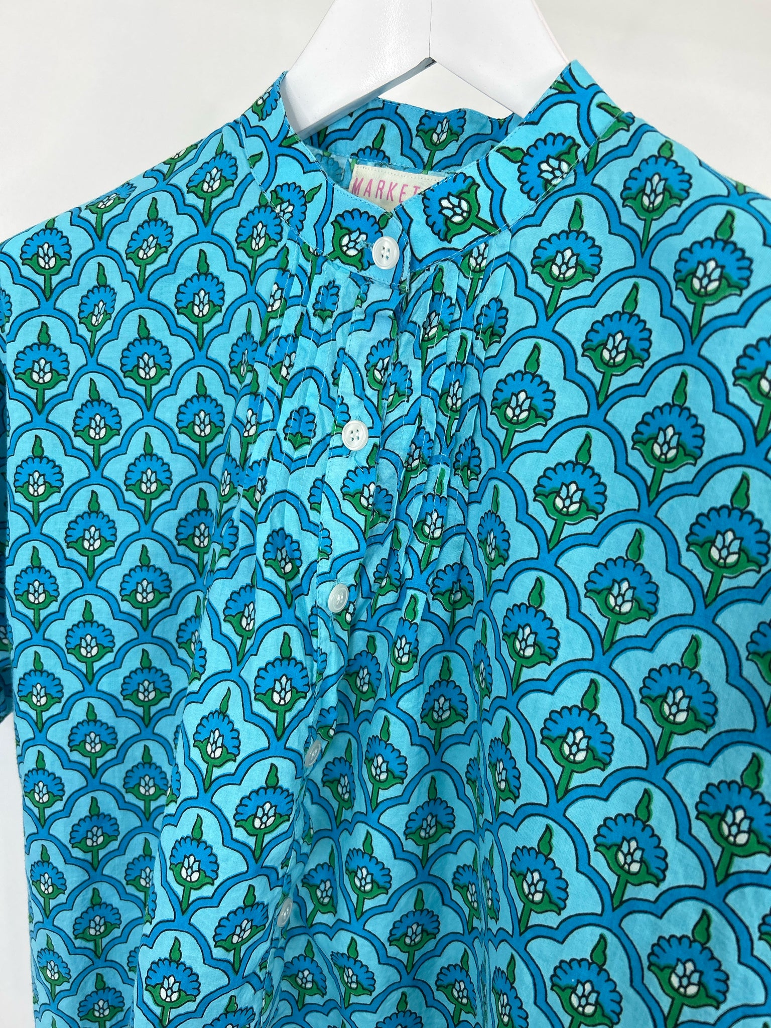 Market CO. Size M/L BLUE AND GREEN Women Blouse