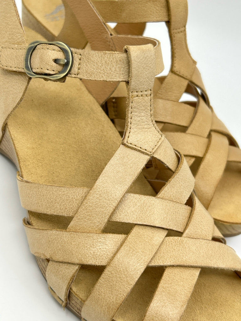 DANSKO EU Size 40 Tan Tinley Women's Sandal NIB