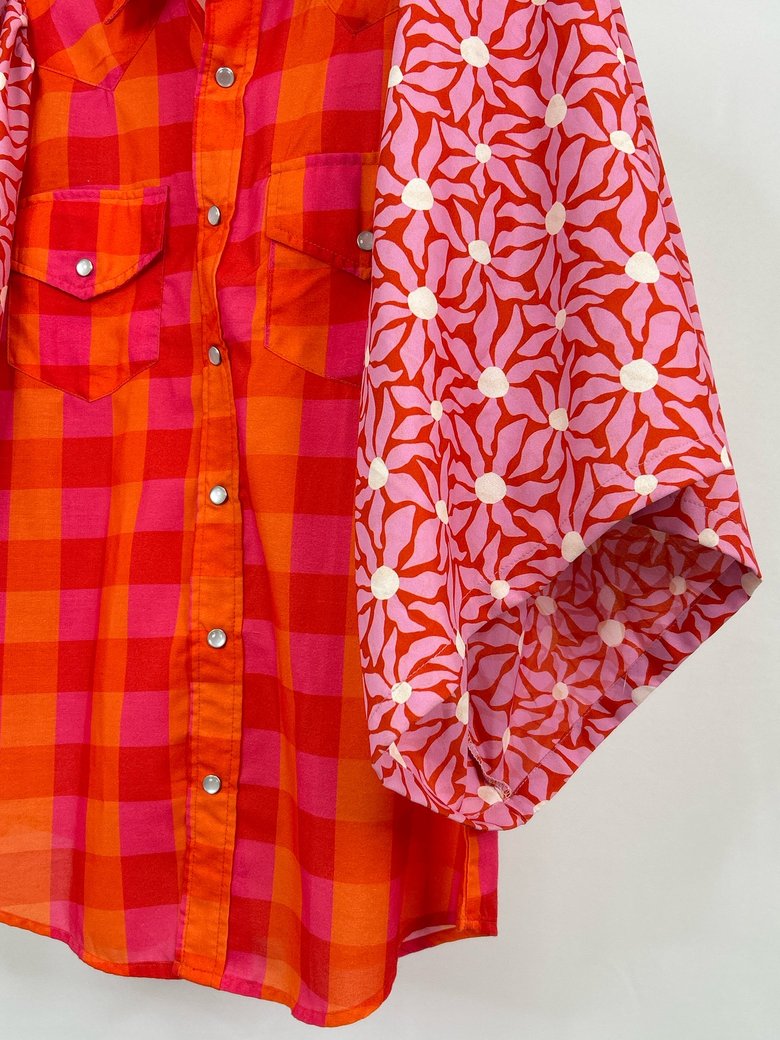 TURQUOISE HAVEN Size S Pink and Orange Women Shirt