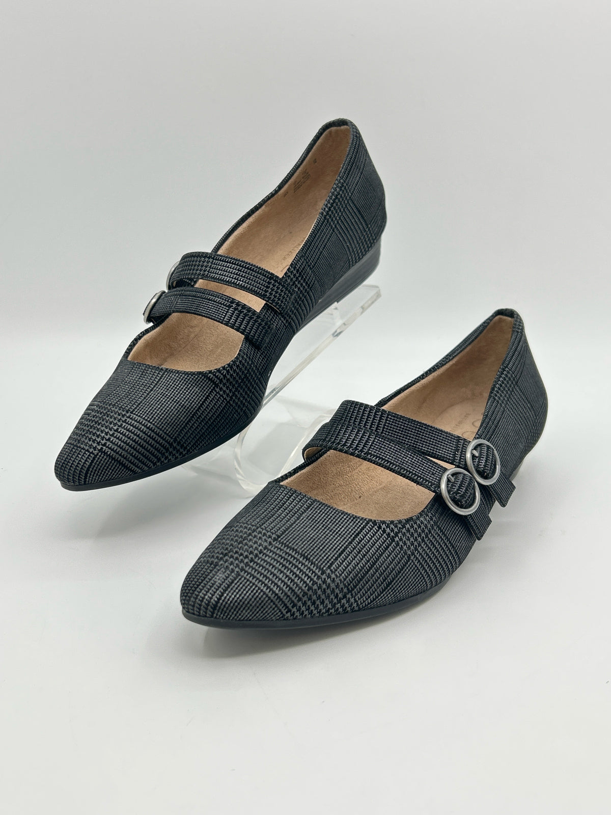 NATURALIZER Size 9M Grey Women Flats