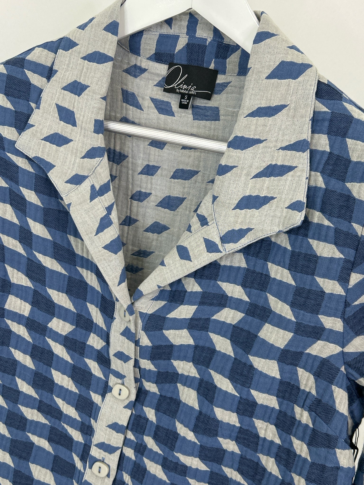 OLIVIA BY HABITAT CLOTHES Size S Blue Print Women Shirt NWT