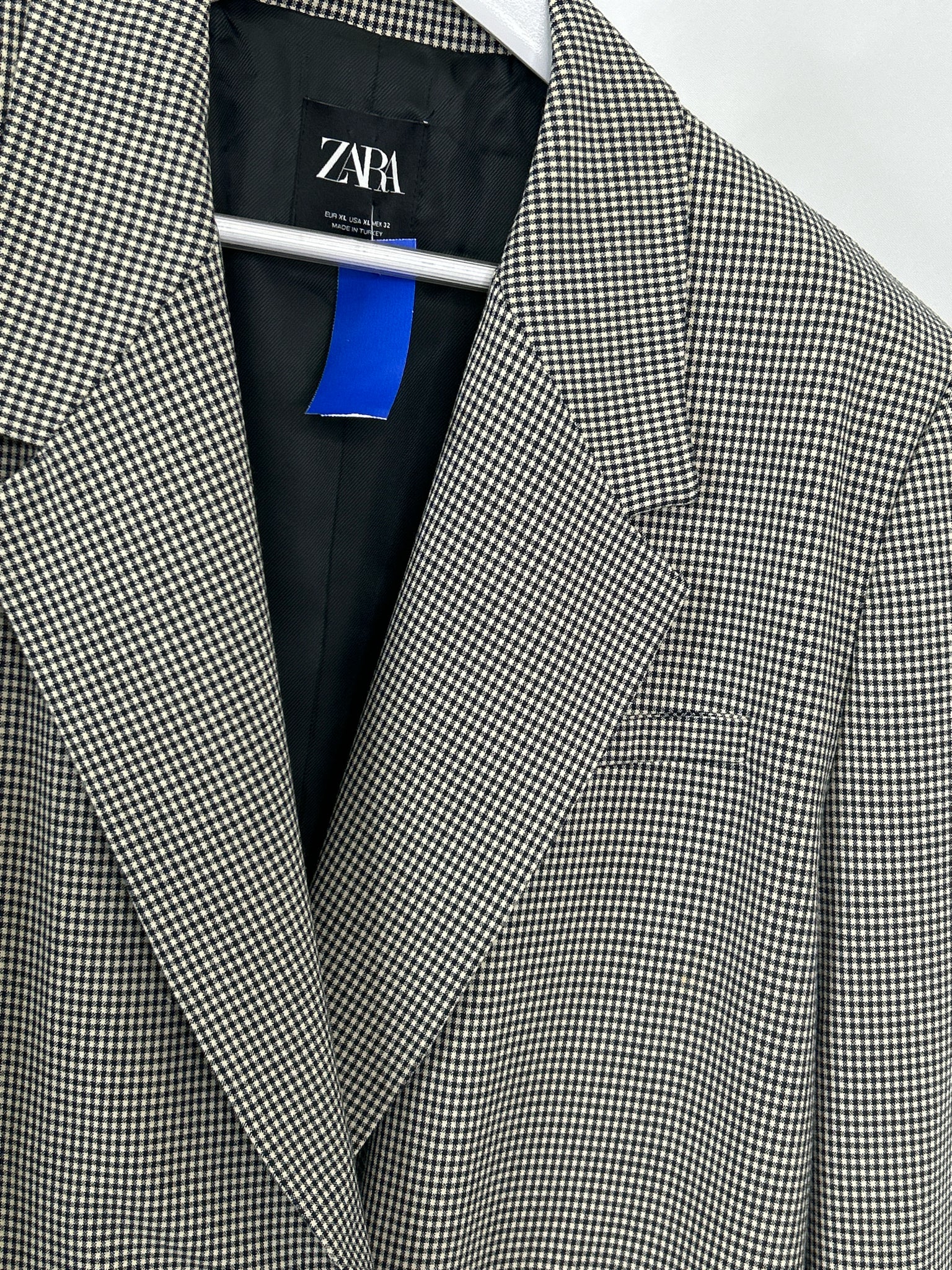 ZARA Size XL Black and White Women Blazer