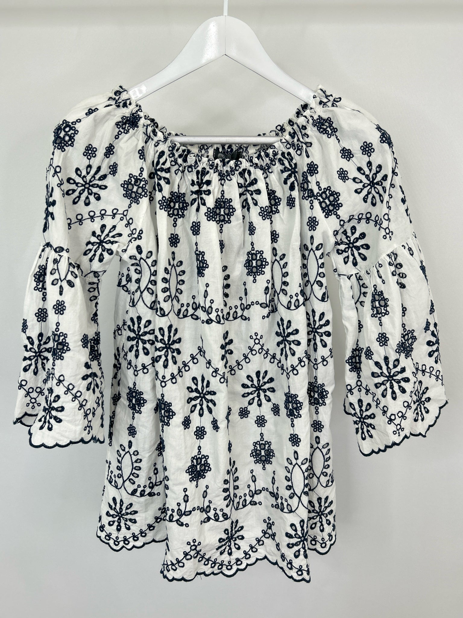 M Made in Italy Size S WHITE AMD NAVY Women Blouse