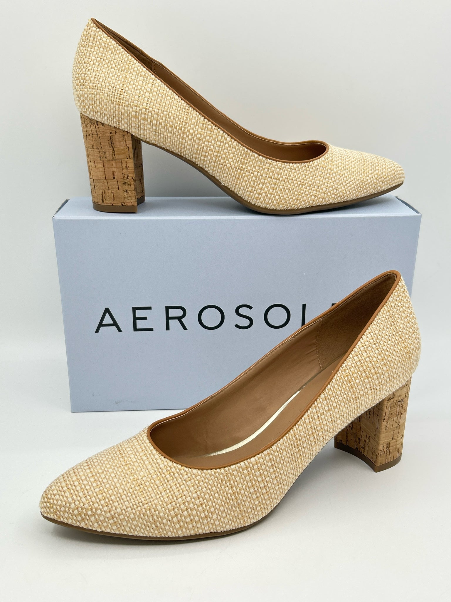 AEROSOLES Size 11M Natural Women Pumps