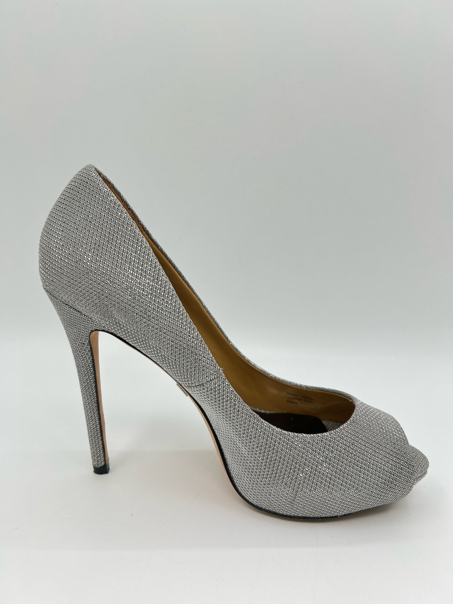 BADGLEY MISCHKA Size 8M Silver Women Pumps