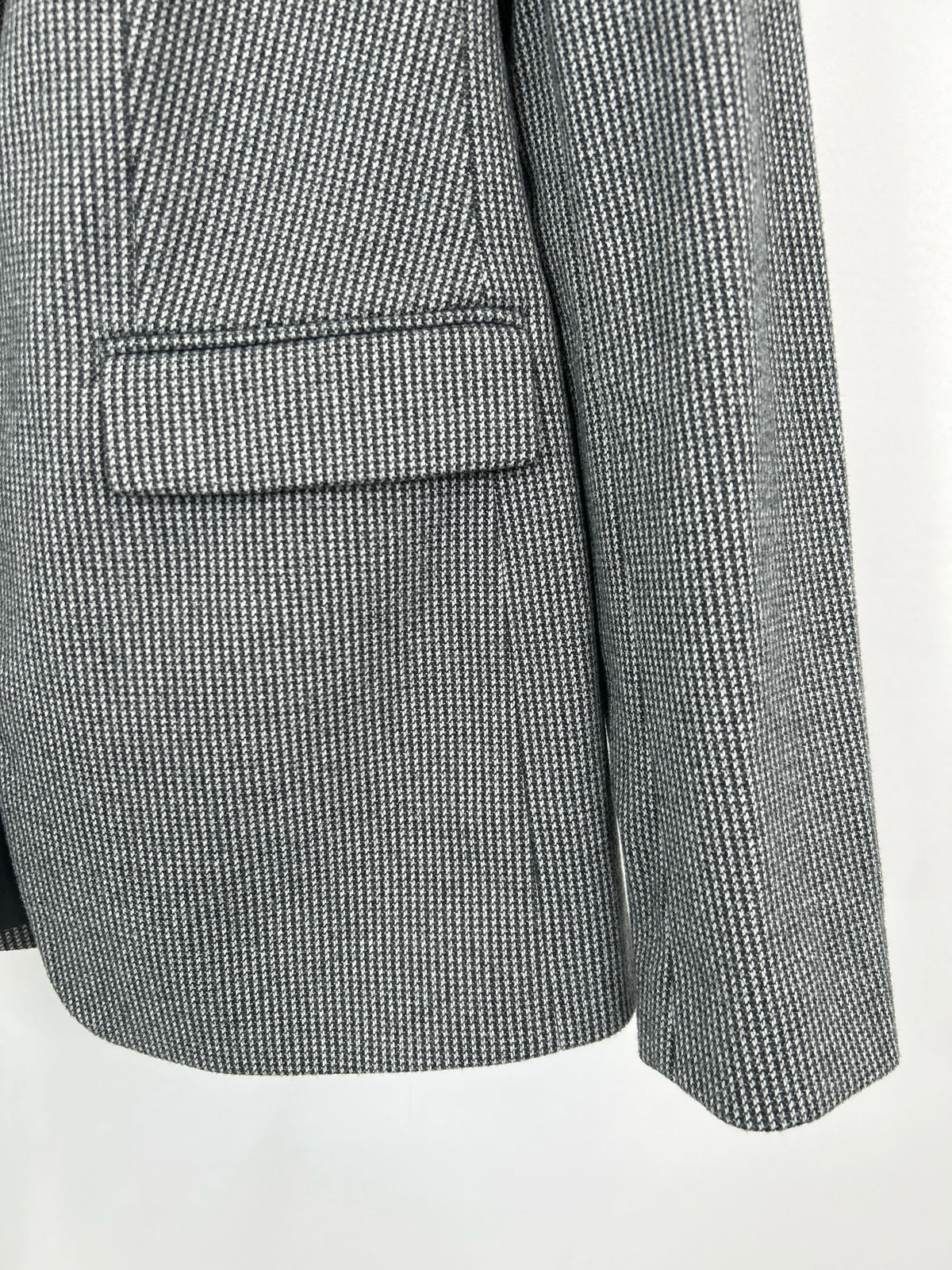 LOFT Size 2 GRAY AND WHITE Women Blazer