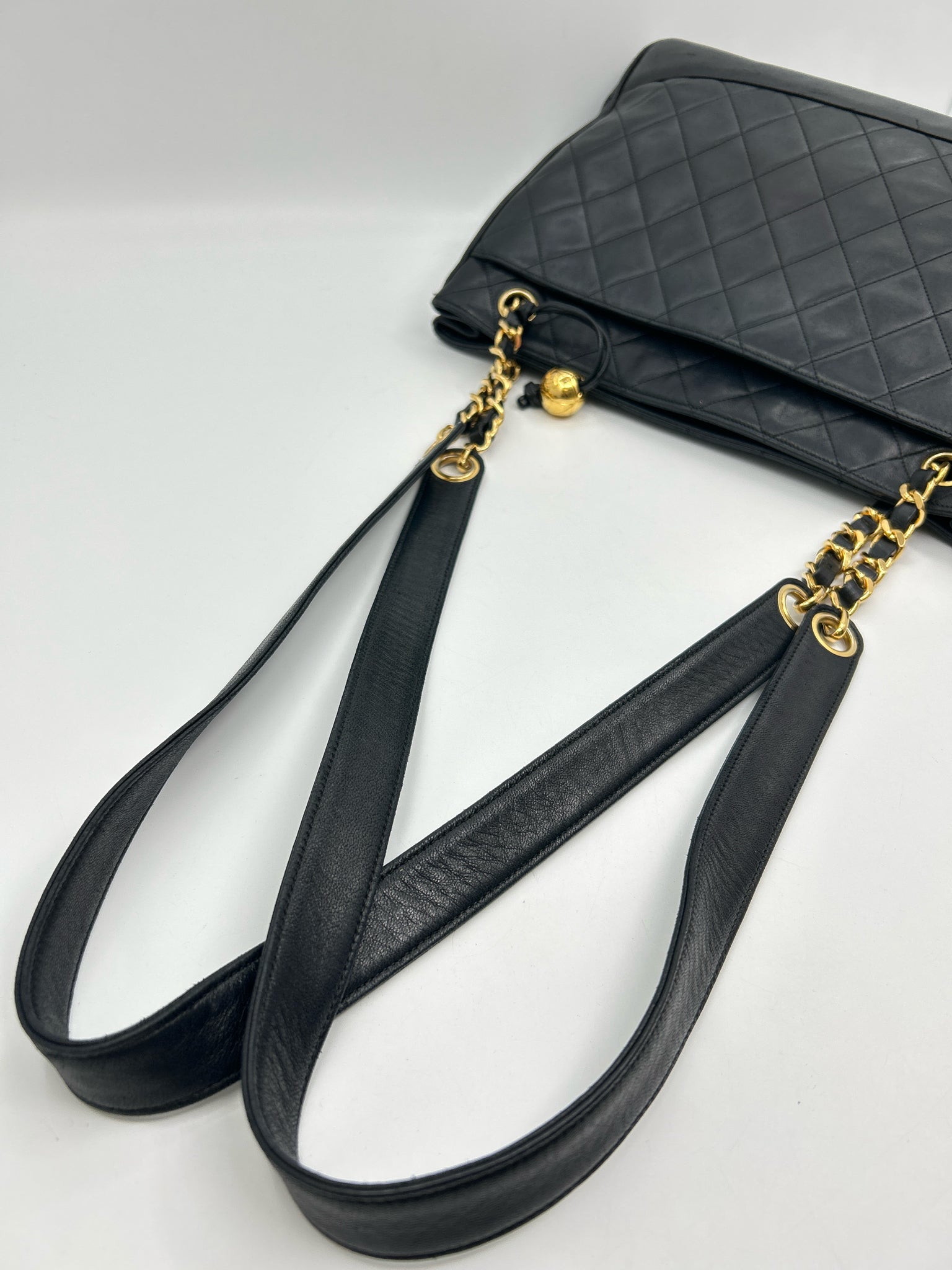 CHANEL Black Women Purse